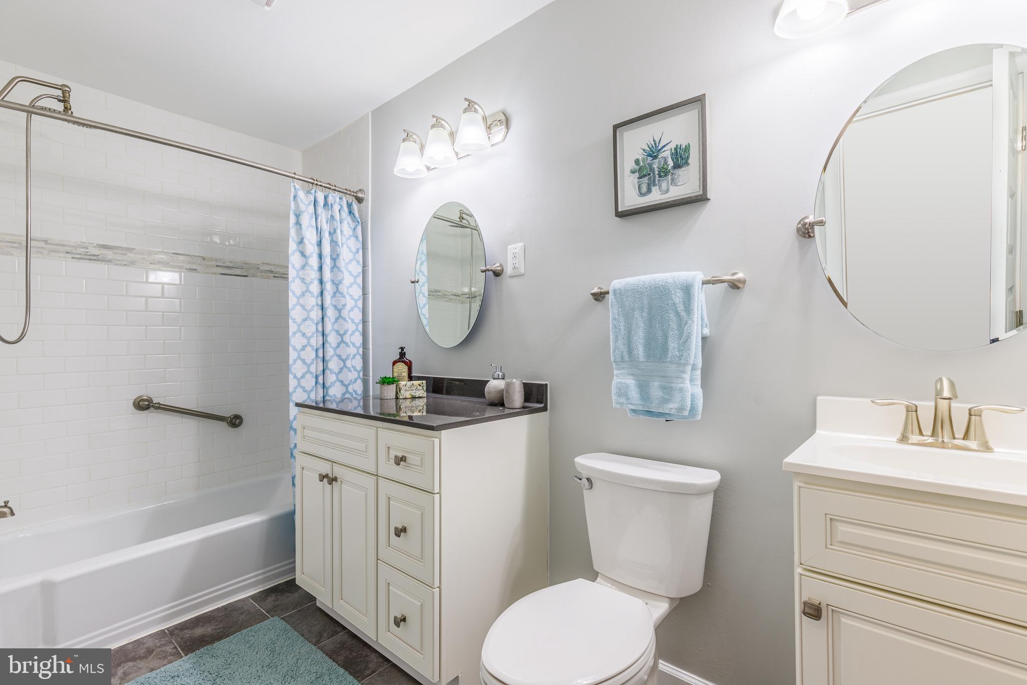 BRENTWOOD SQUARE - Residential