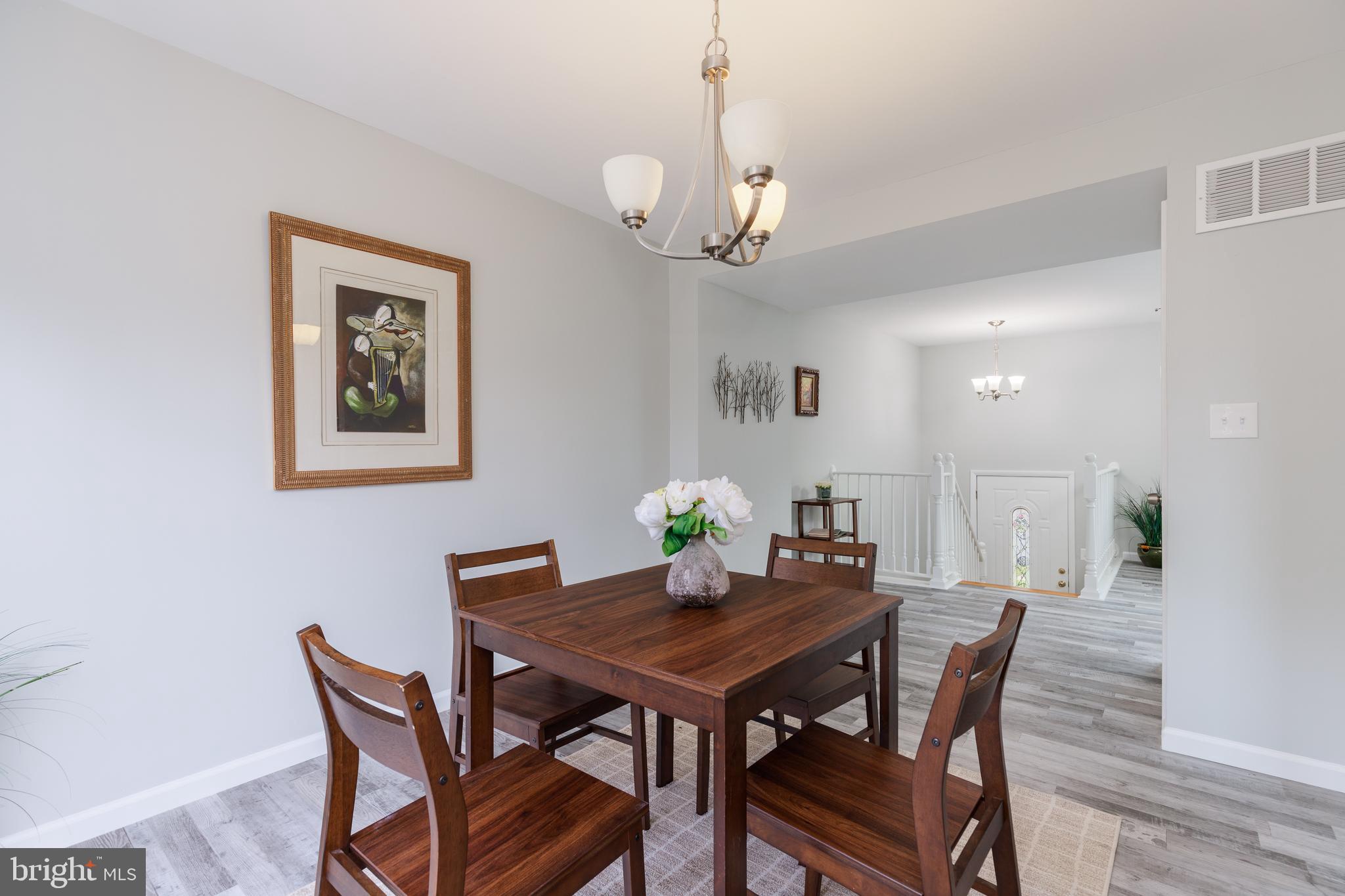 BRENTWOOD SQUARE - Residential