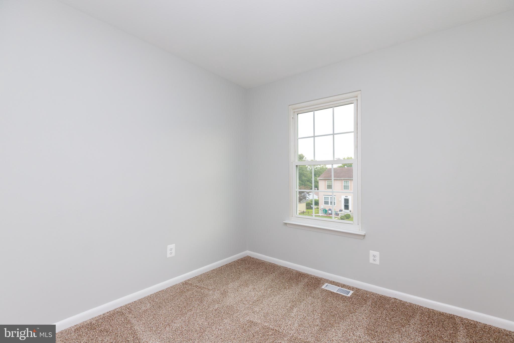 BRENTWOOD SQUARE - Residential