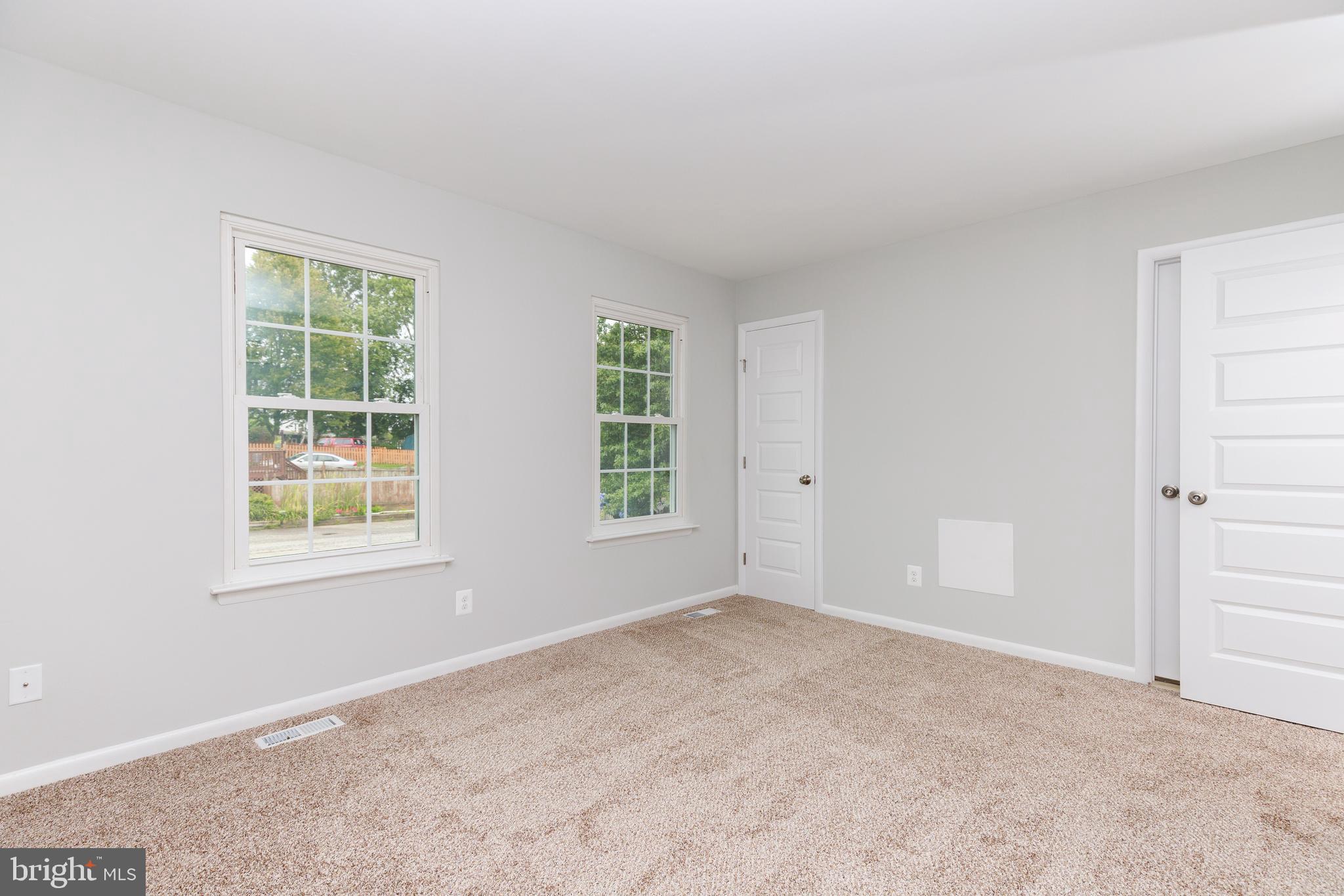 BRENTWOOD SQUARE - Residential