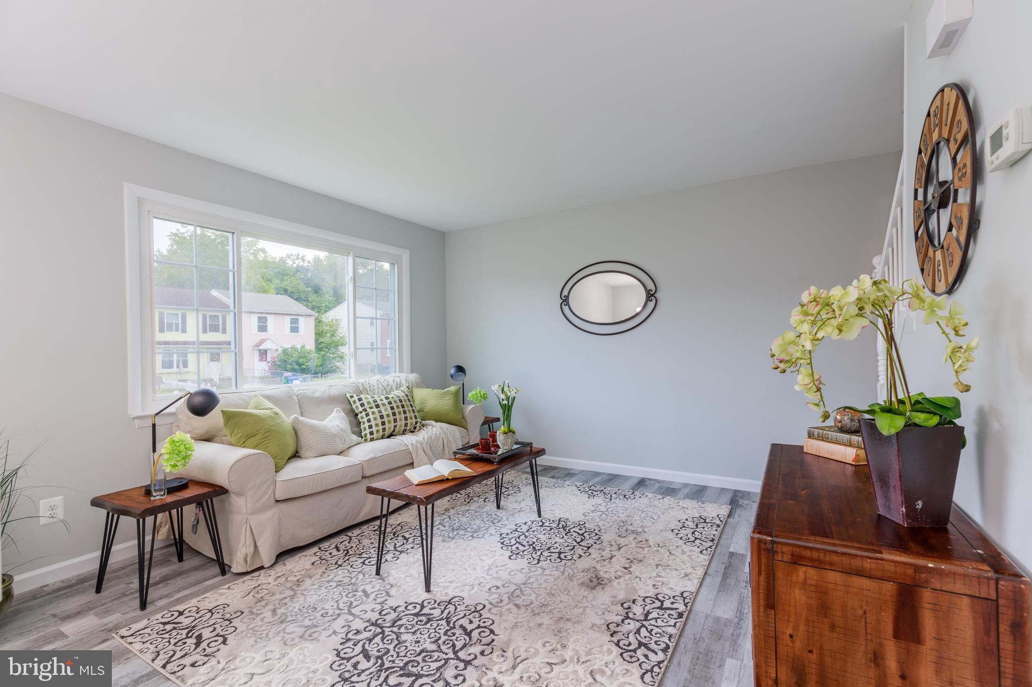 BRENTWOOD SQUARE - Residential