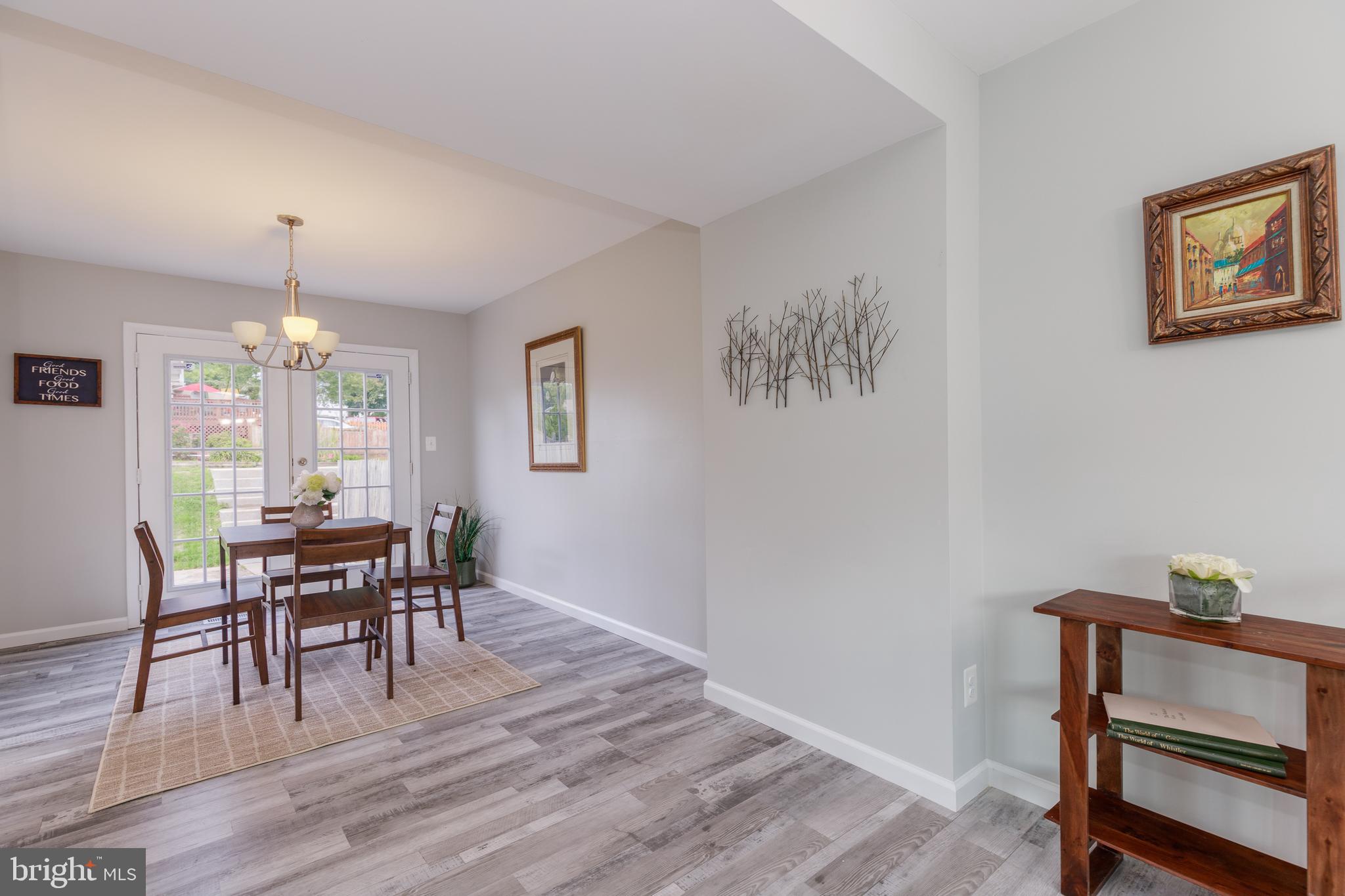 BRENTWOOD SQUARE - Residential