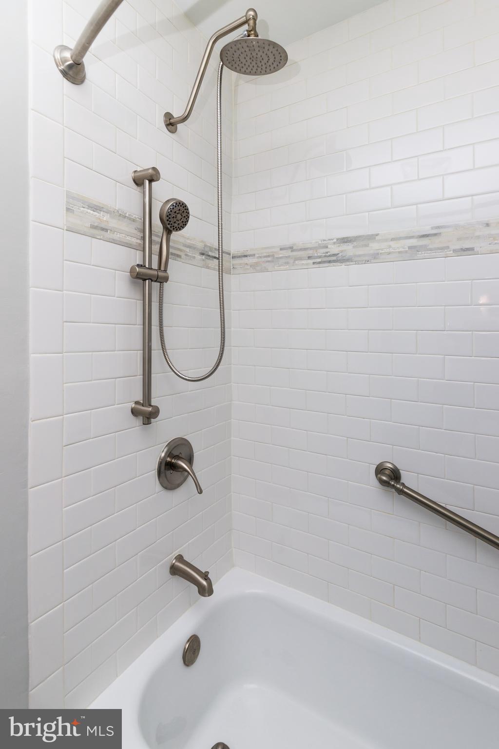 BRENTWOOD SQUARE - Residential