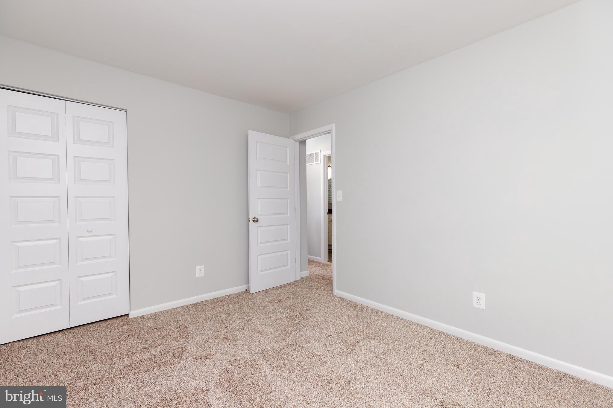 BRENTWOOD SQUARE - Residential