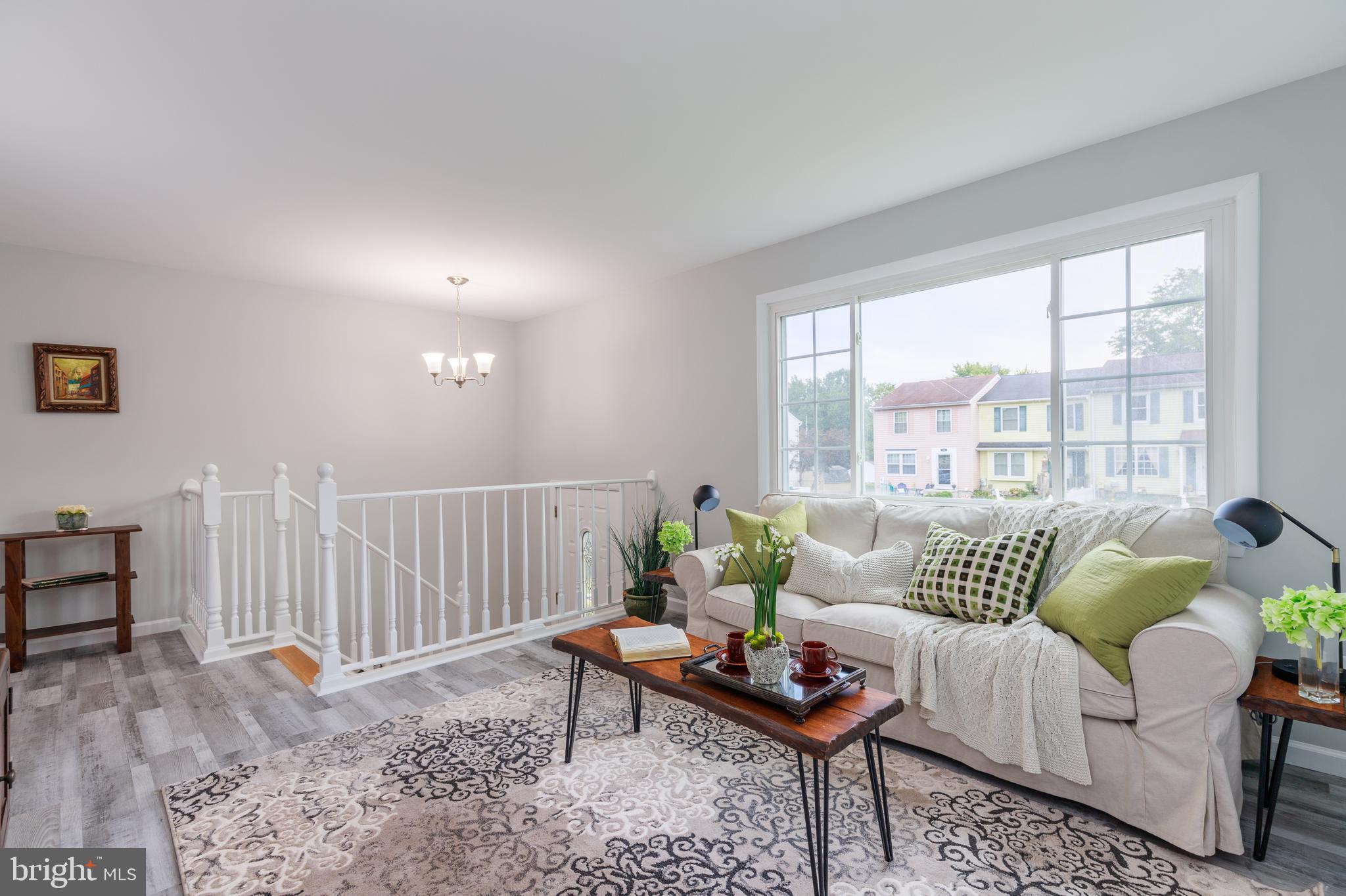 BRENTWOOD SQUARE - Residential