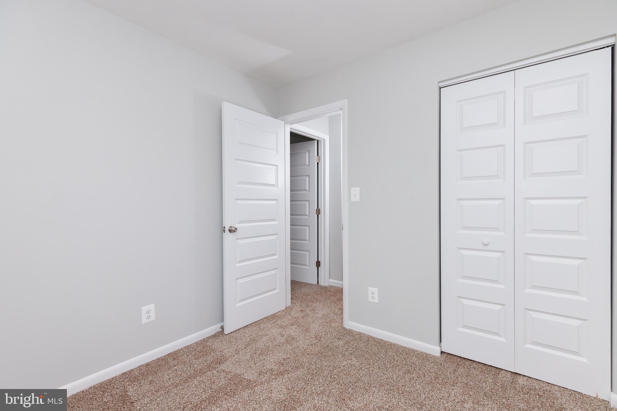 BRENTWOOD SQUARE - Residential