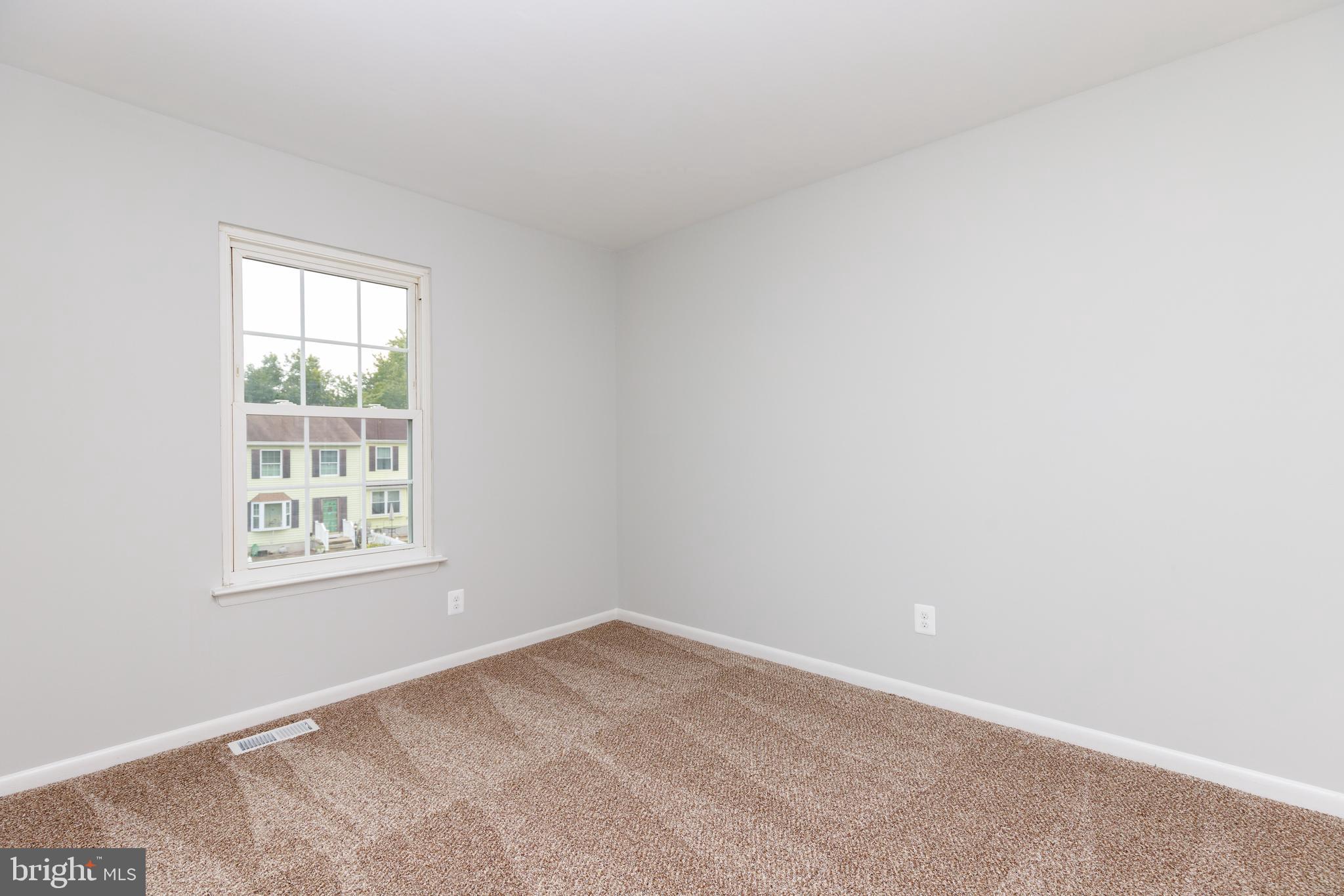 BRENTWOOD SQUARE - Residential