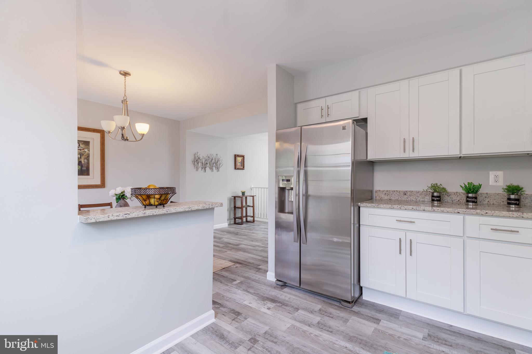 BRENTWOOD SQUARE - Residential