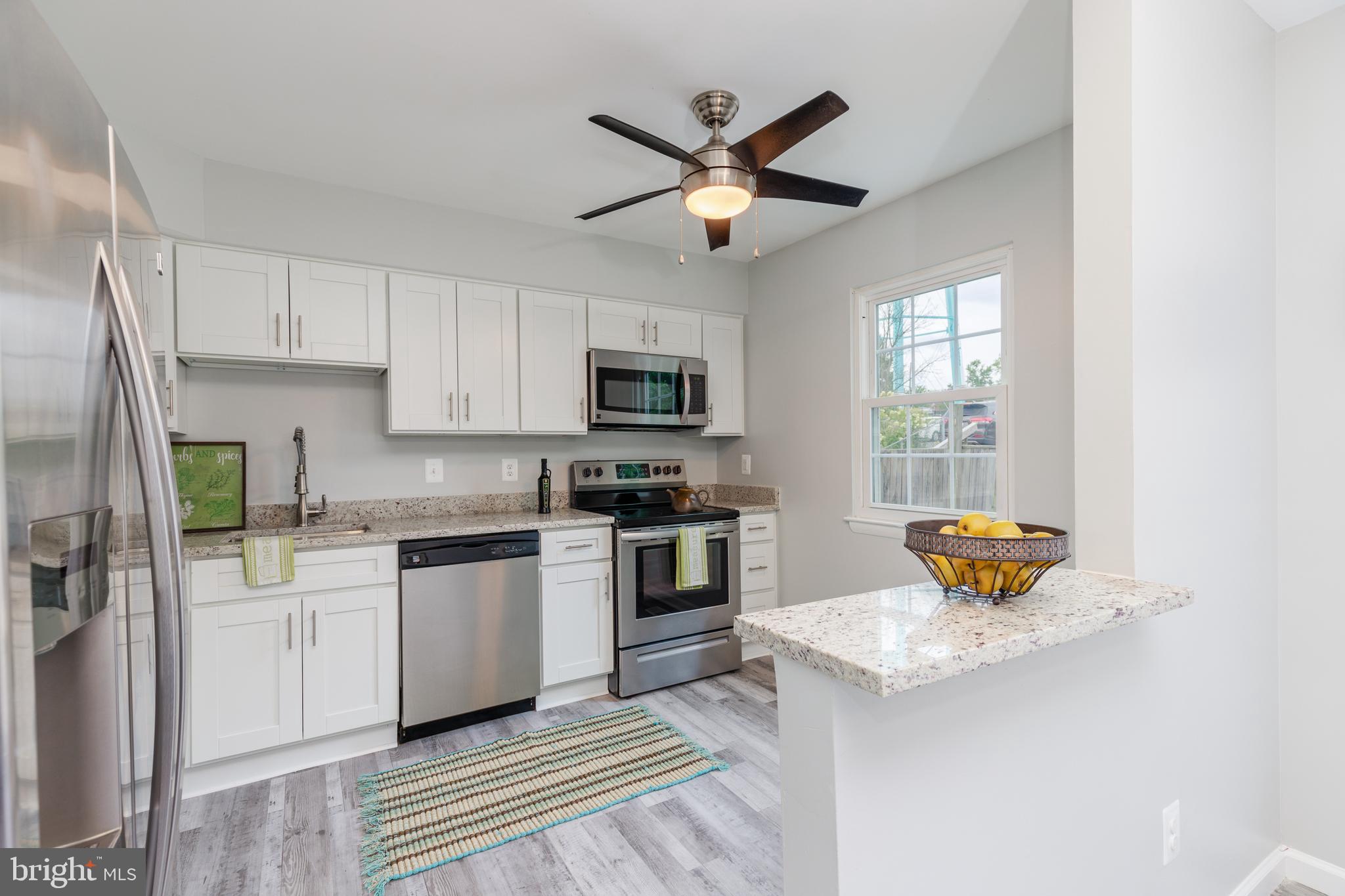 BRENTWOOD SQUARE - Residential