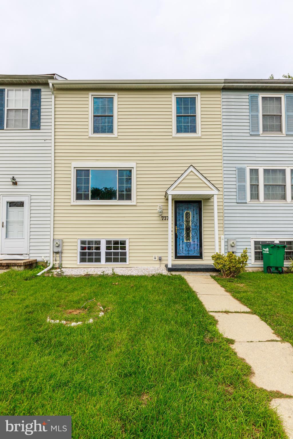 BRENTWOOD SQUARE - Residential