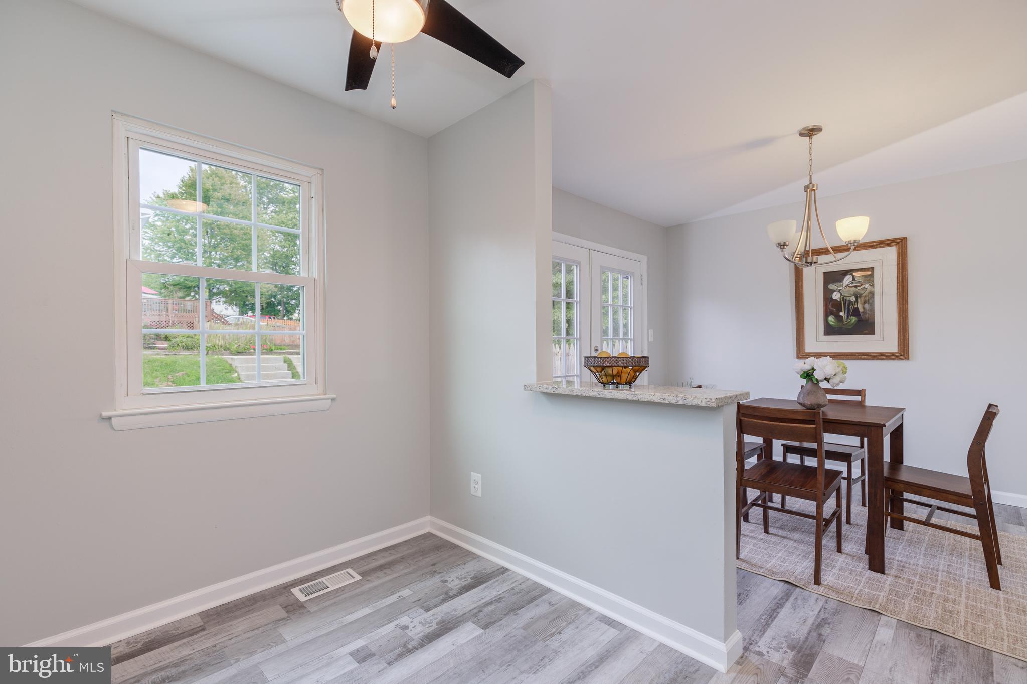 BRENTWOOD SQUARE - Residential