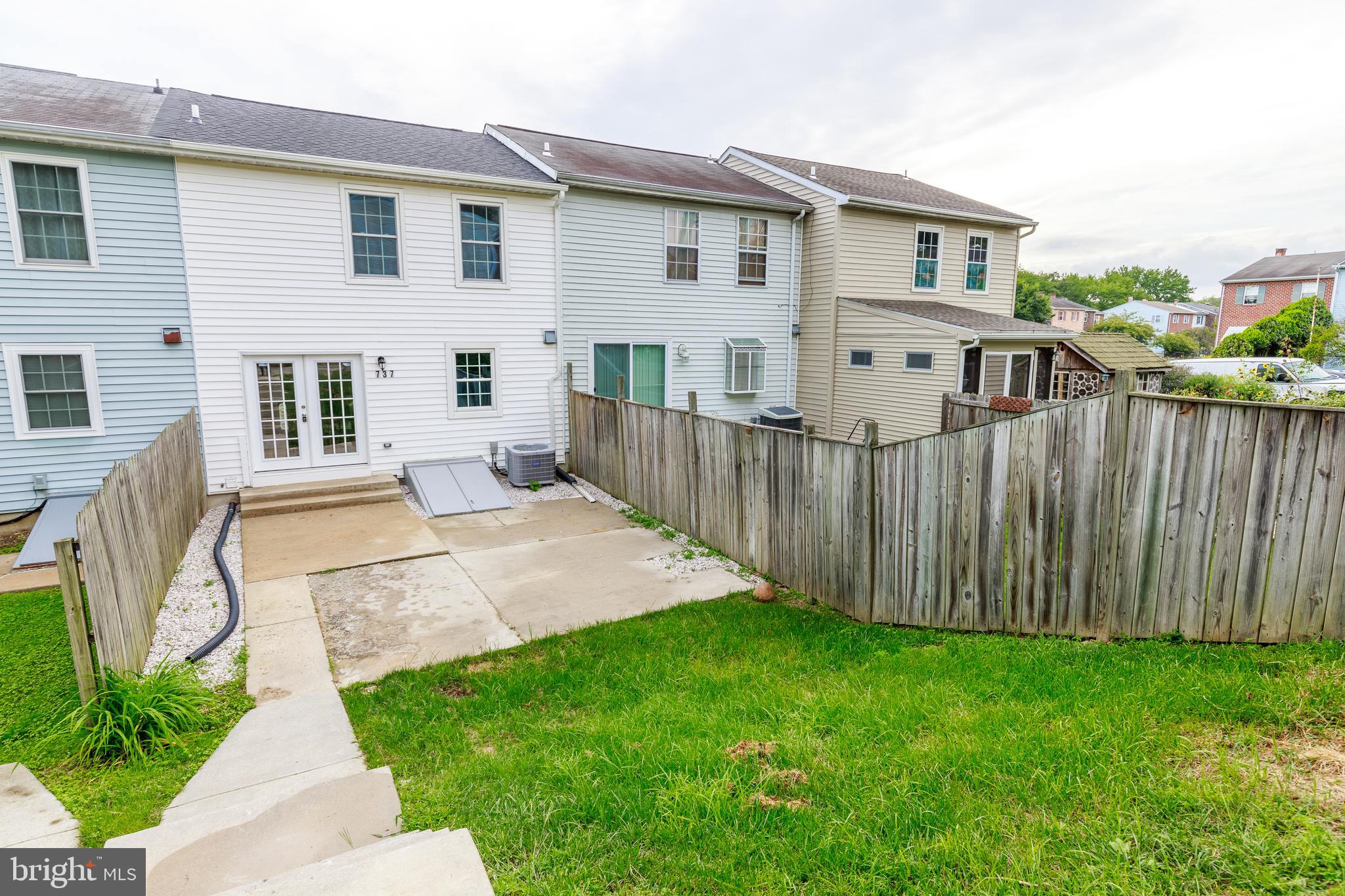 BRENTWOOD SQUARE - Residential