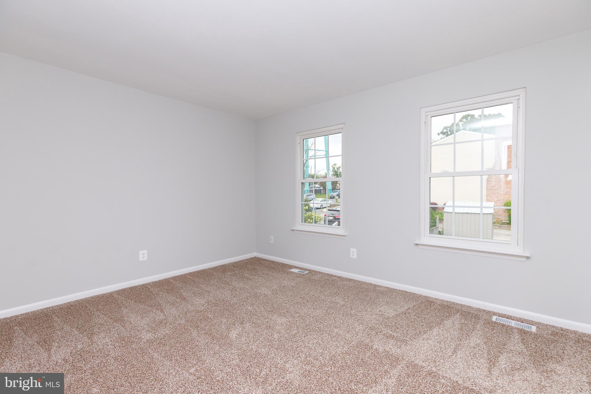 BRENTWOOD SQUARE - Residential