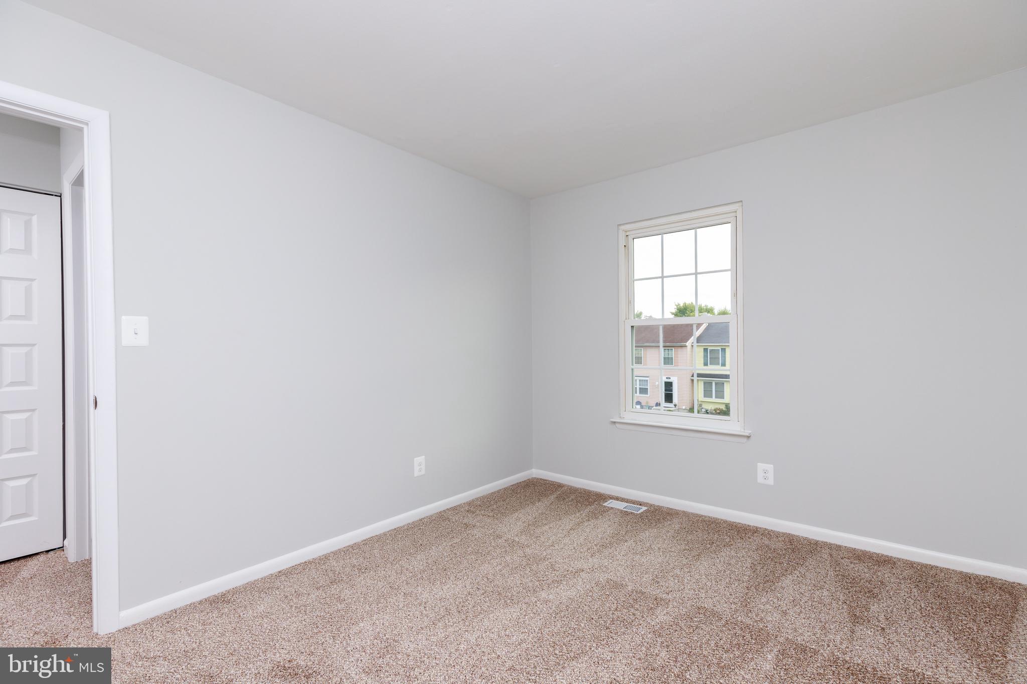 BRENTWOOD SQUARE - Residential