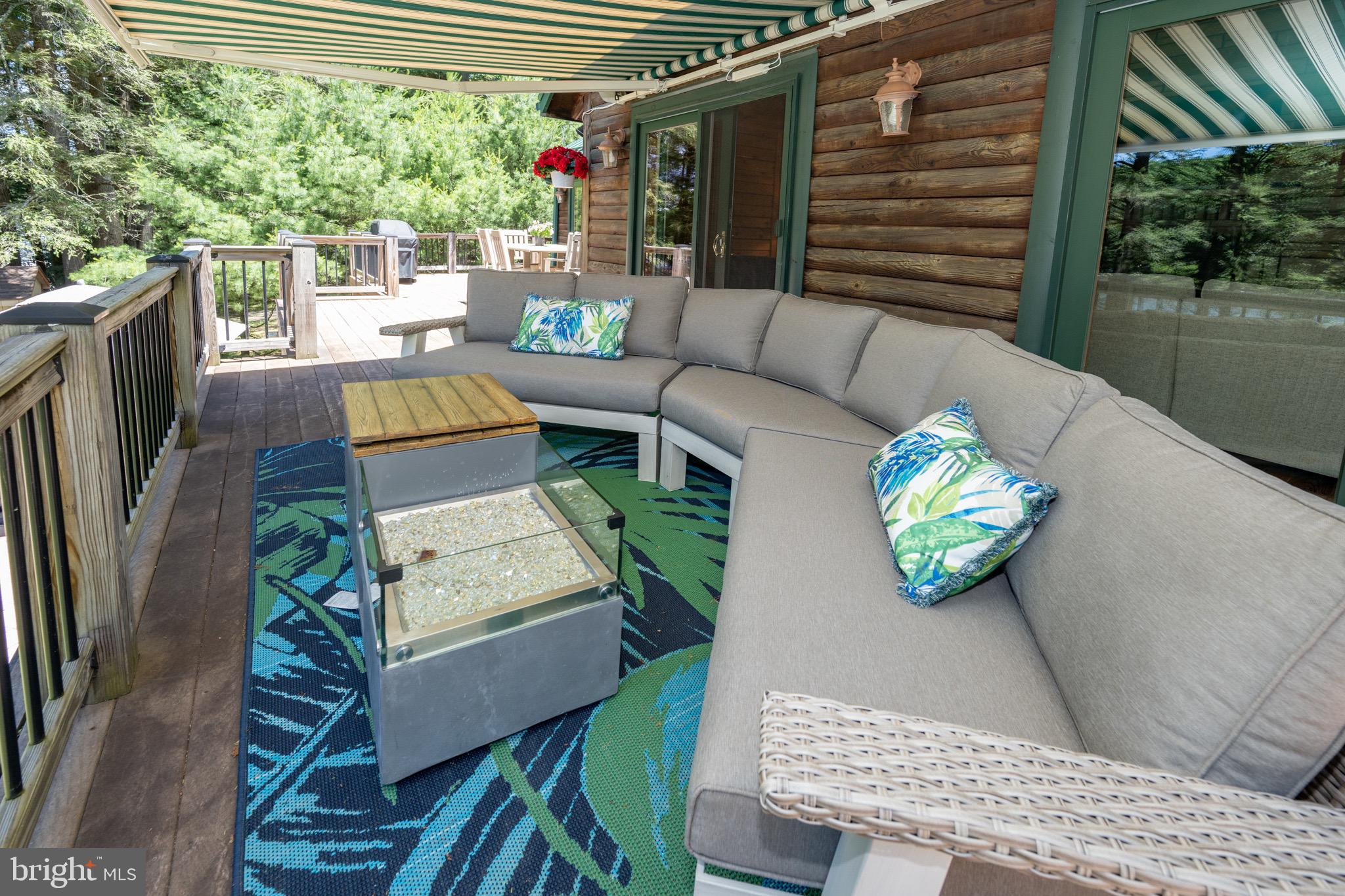 LAKE SHORE DRIVE - Residential