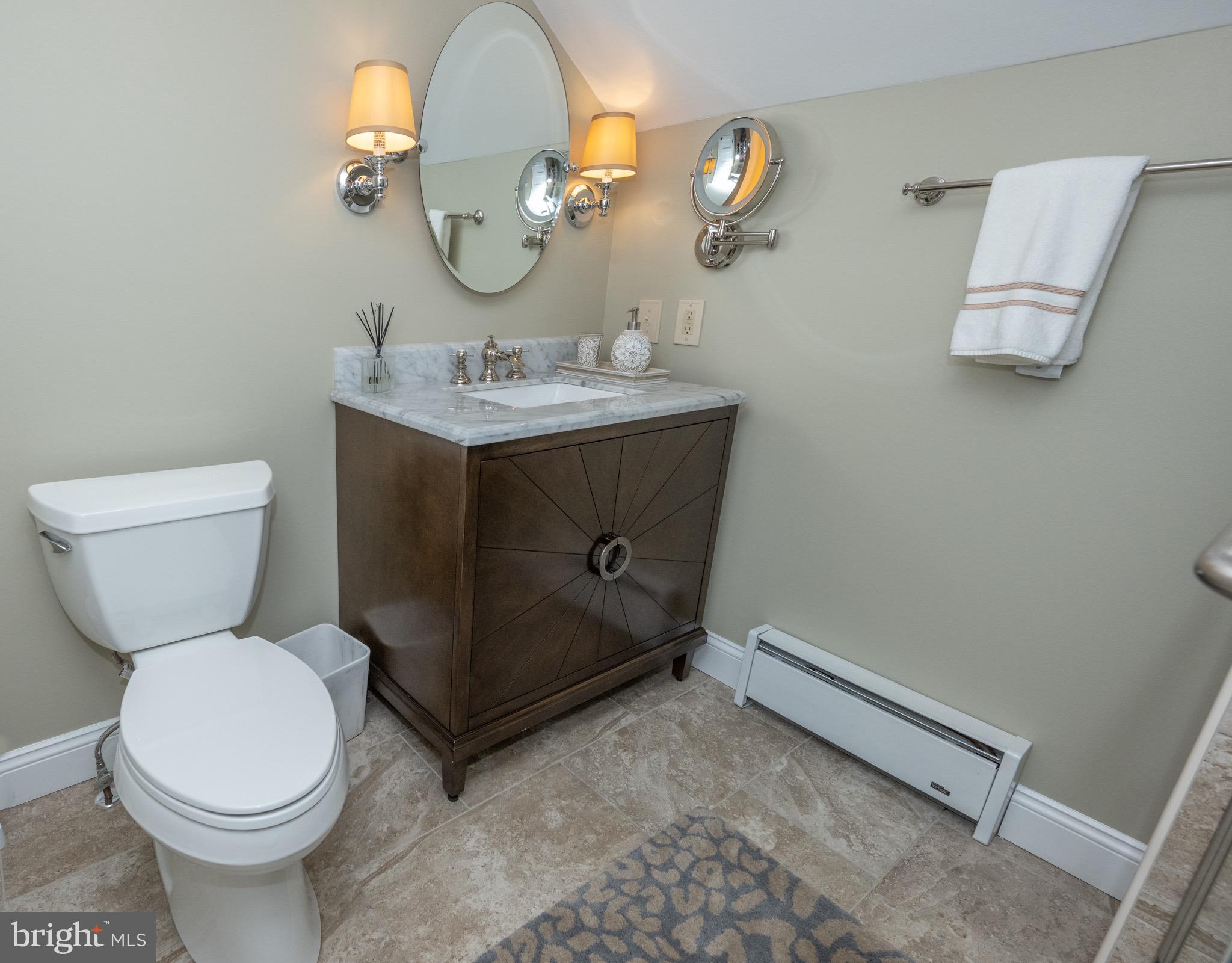 LAKE SHORE DRIVE - Residential