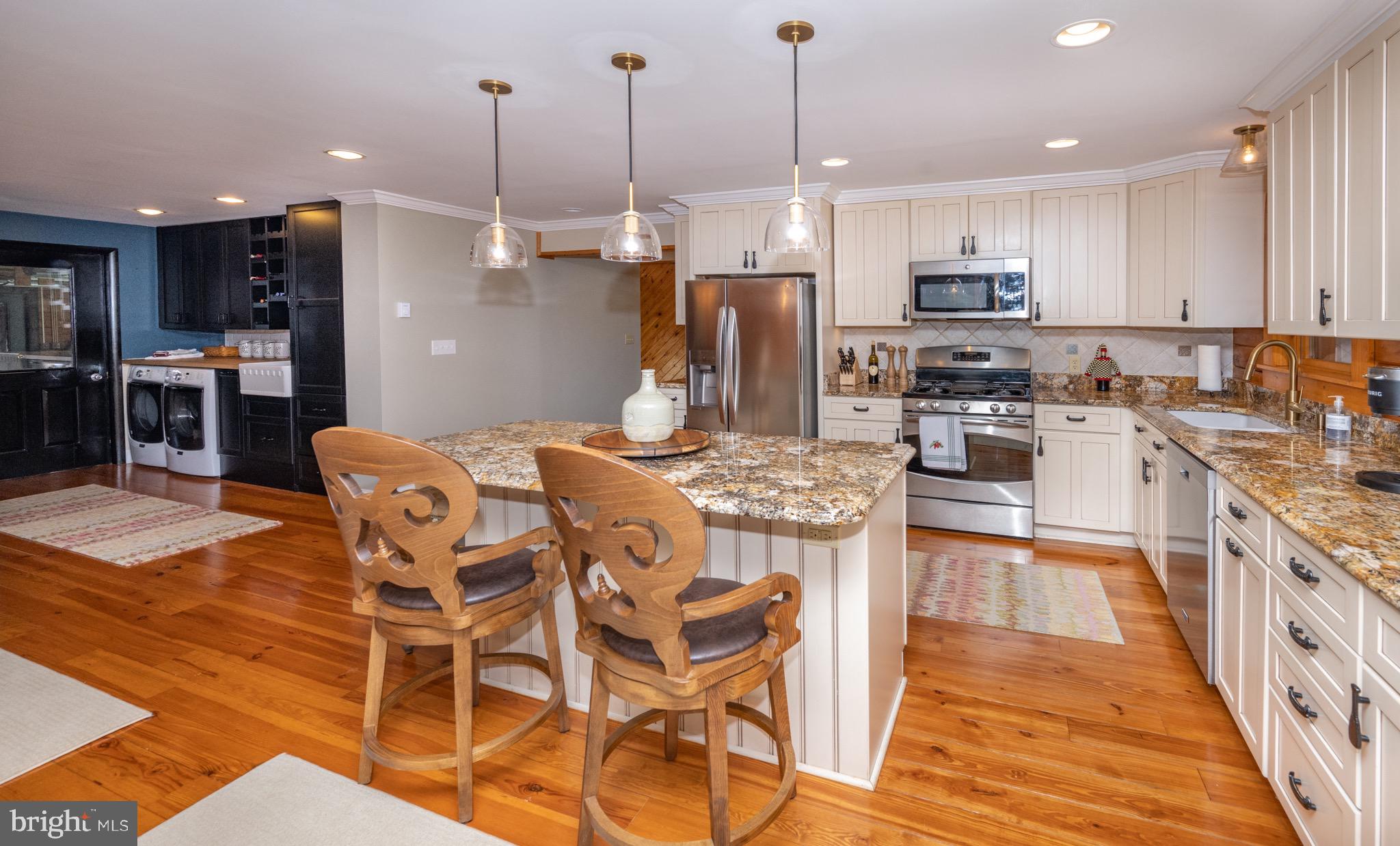 LAKE SHORE DRIVE - Residential