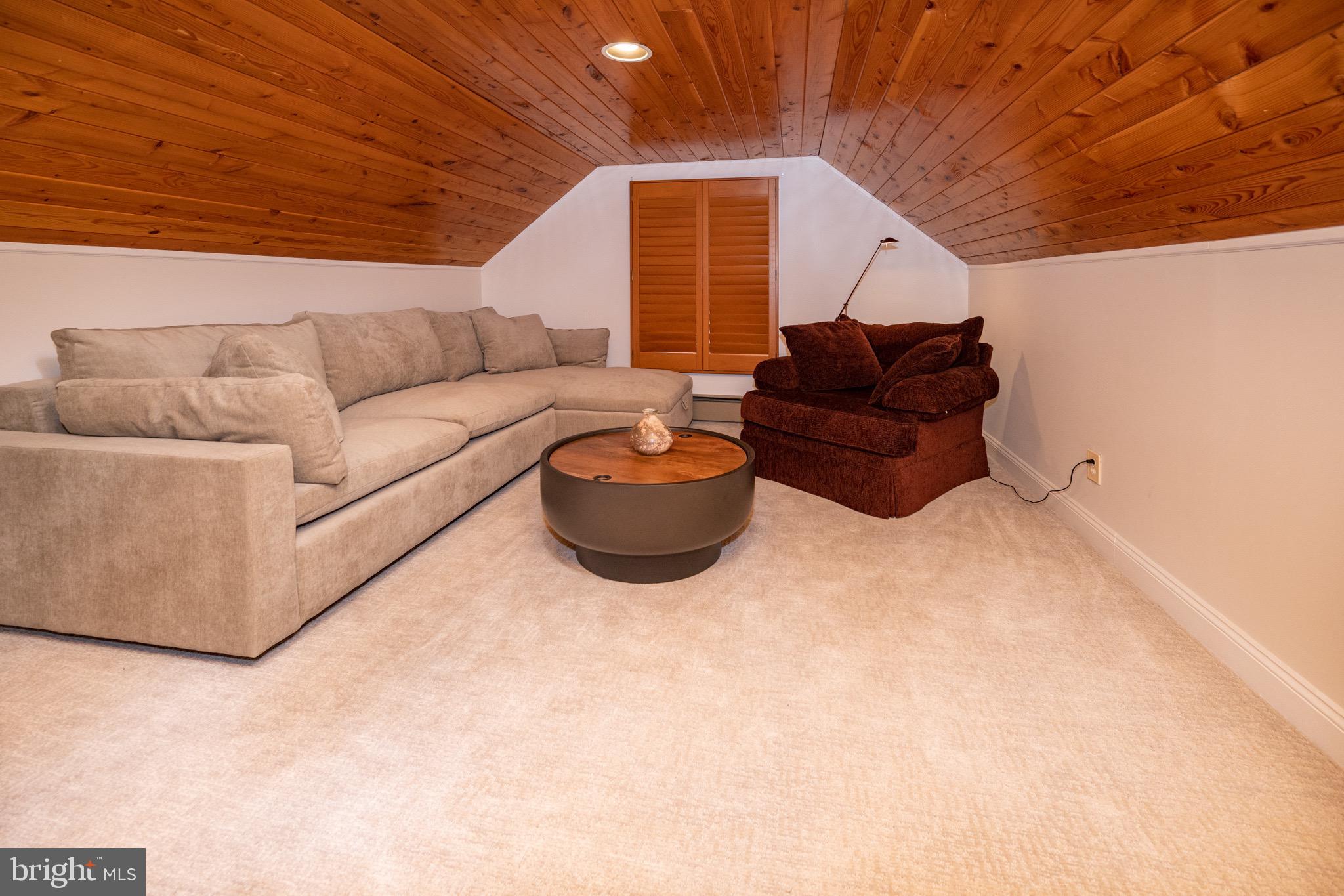 LAKE SHORE DRIVE - Residential