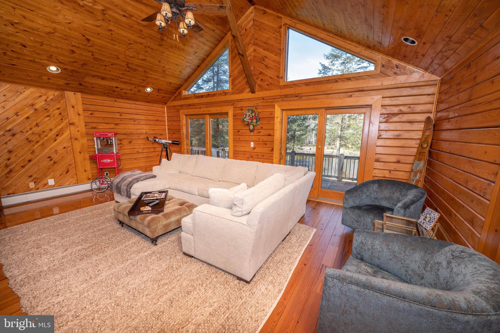 LAKE SHORE DRIVE - Residential