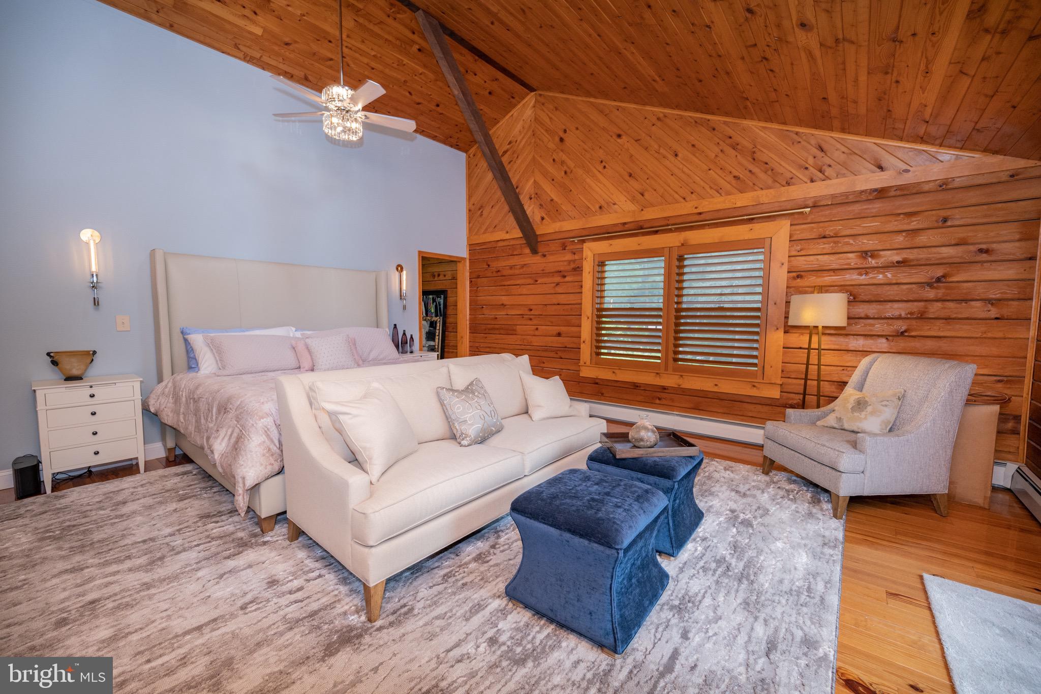 LAKE SHORE DRIVE - Residential