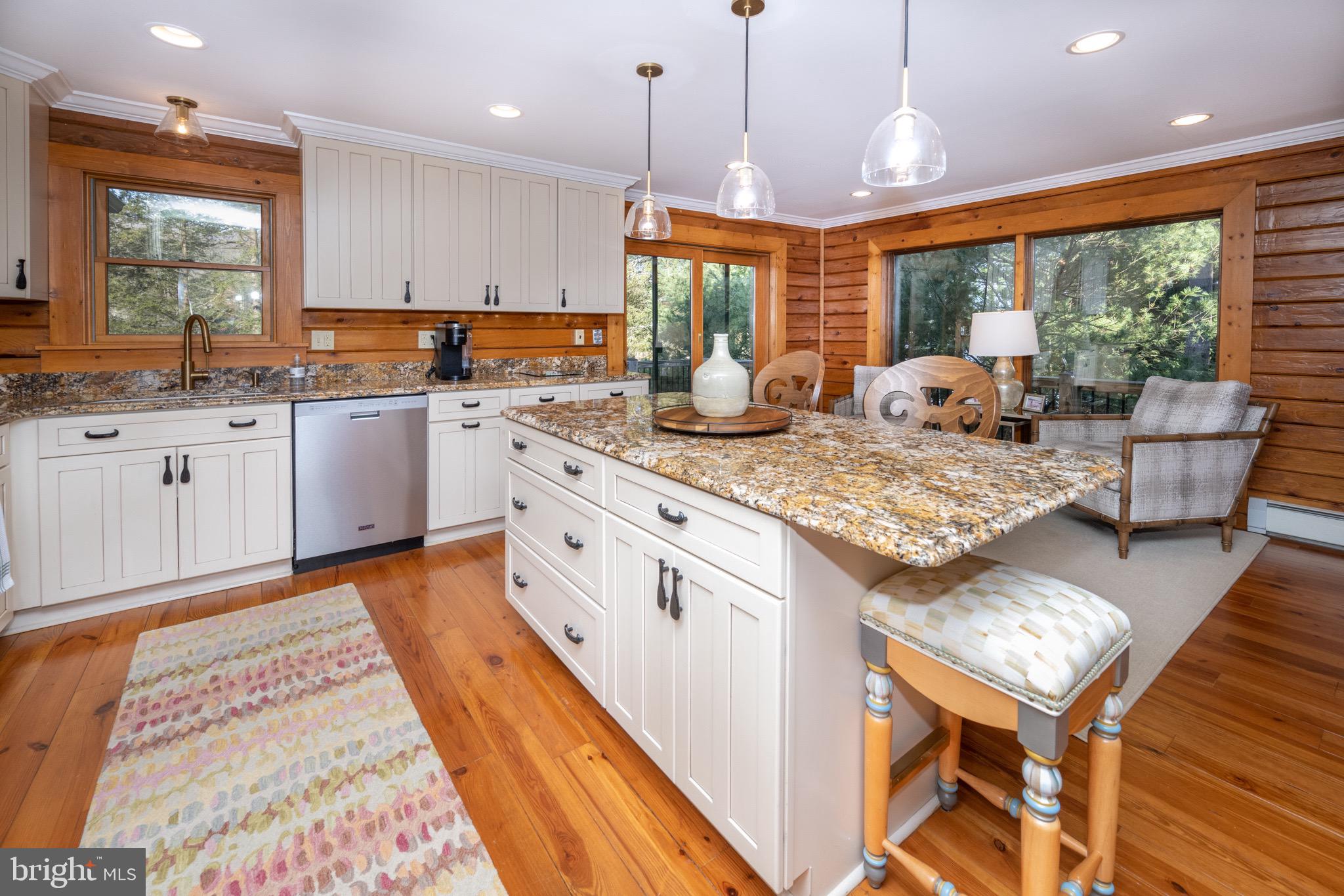 LAKE SHORE DRIVE - Residential