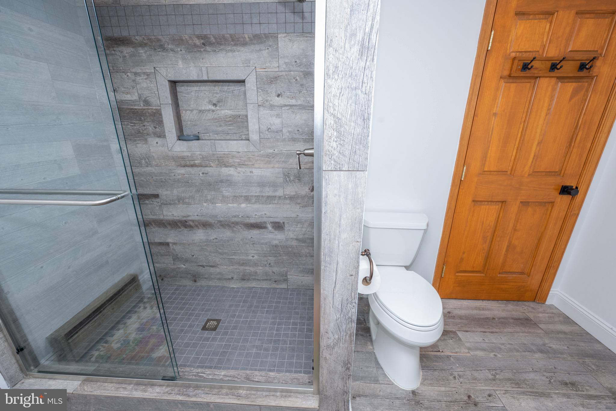 LAKE SHORE DRIVE - Residential