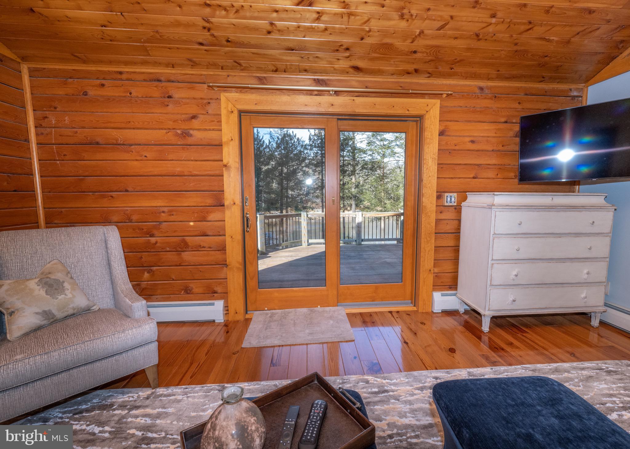 LAKE SHORE DRIVE - Residential