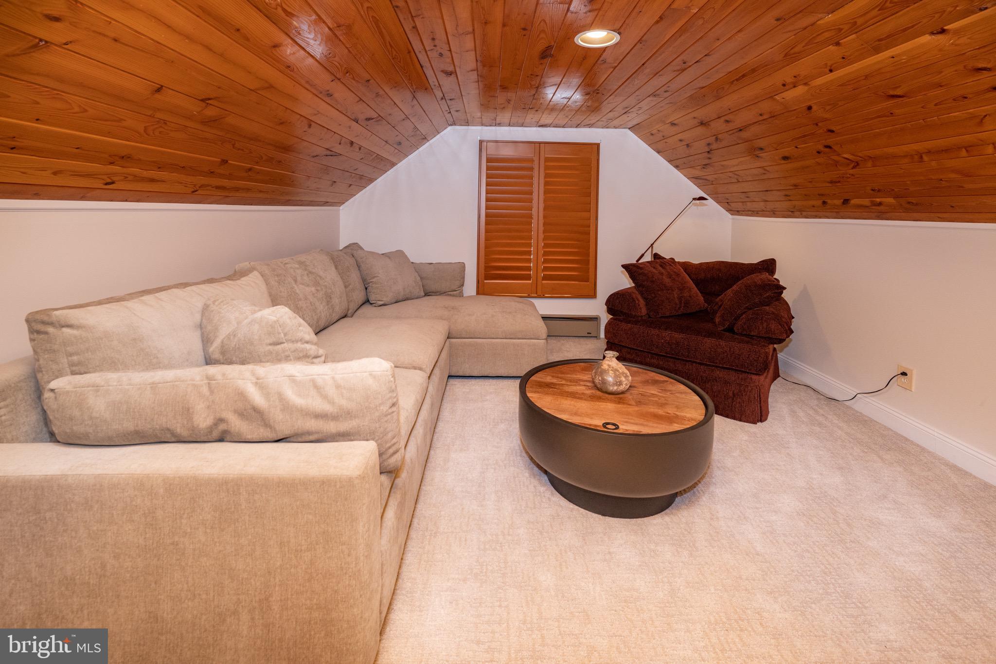 LAKE SHORE DRIVE - Residential