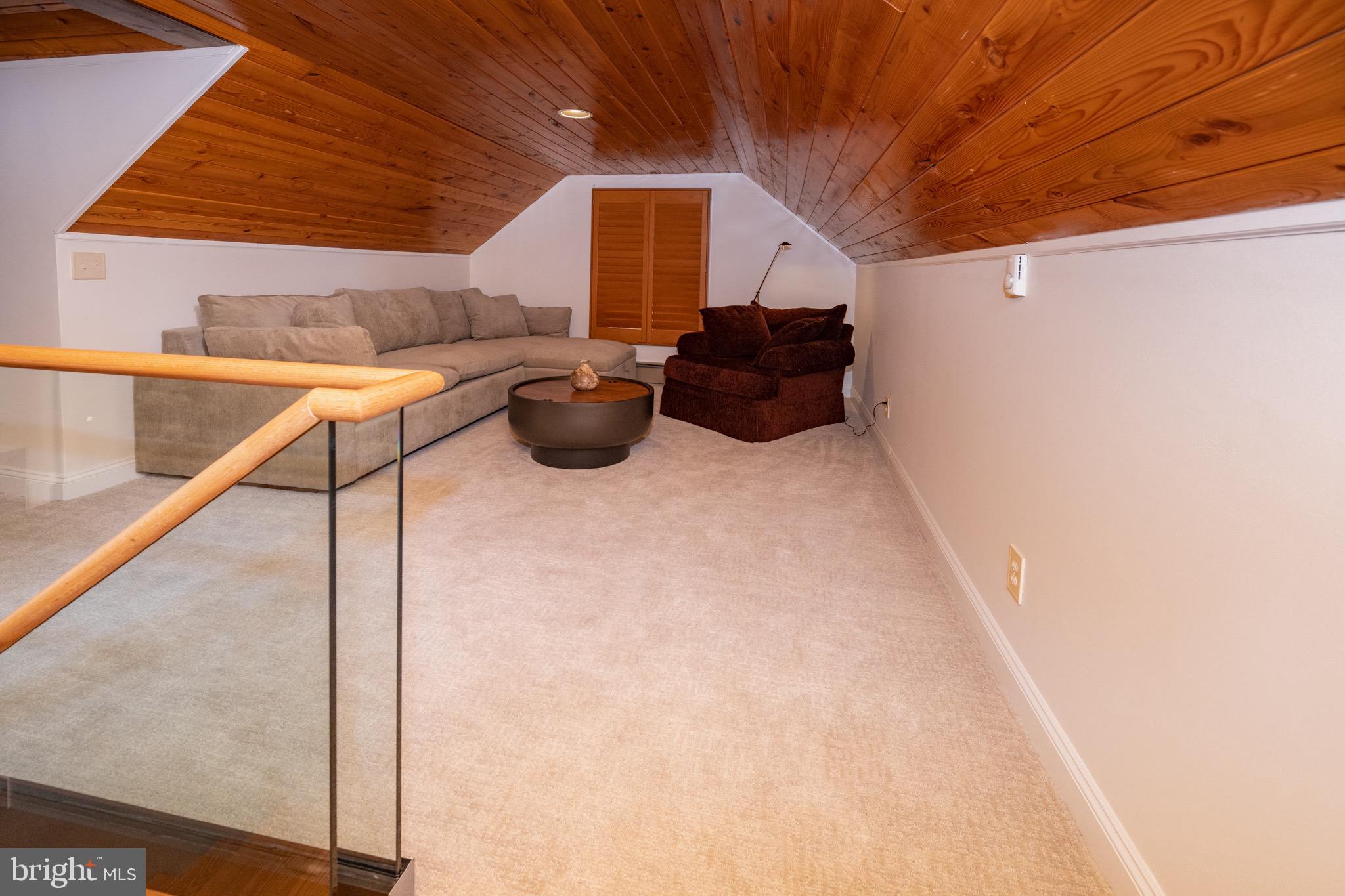 LAKE SHORE DRIVE - Residential