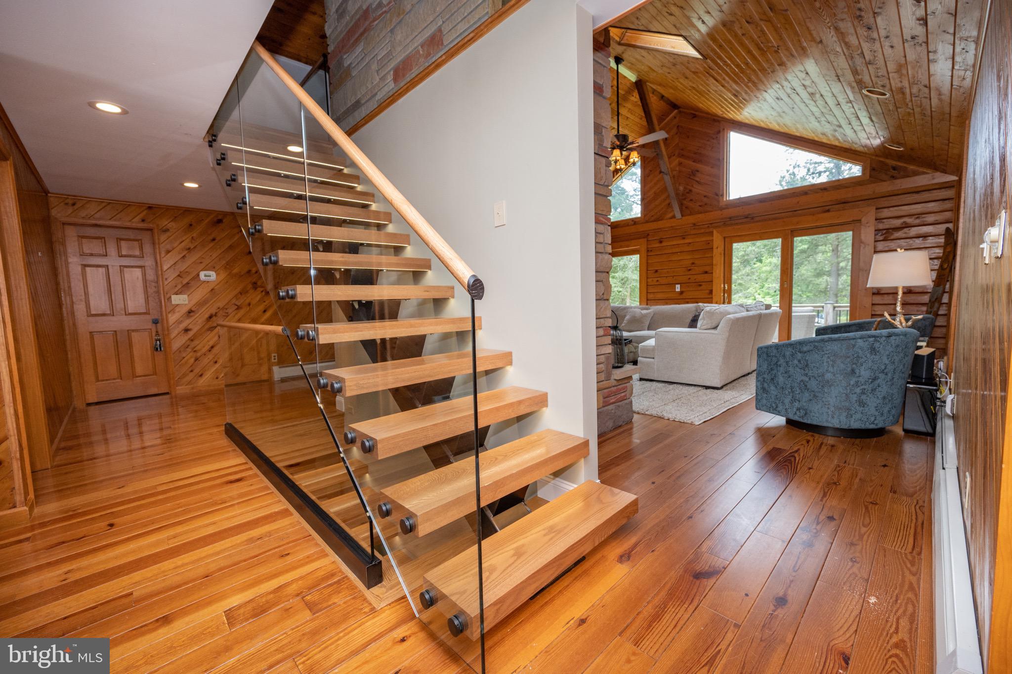 LAKE SHORE DRIVE - Residential