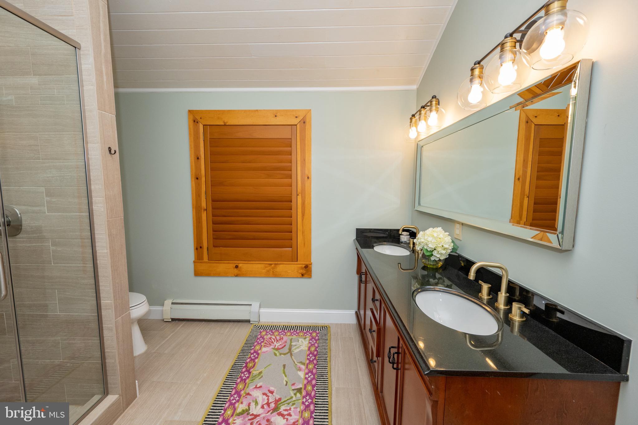 LAKE SHORE DRIVE - Residential