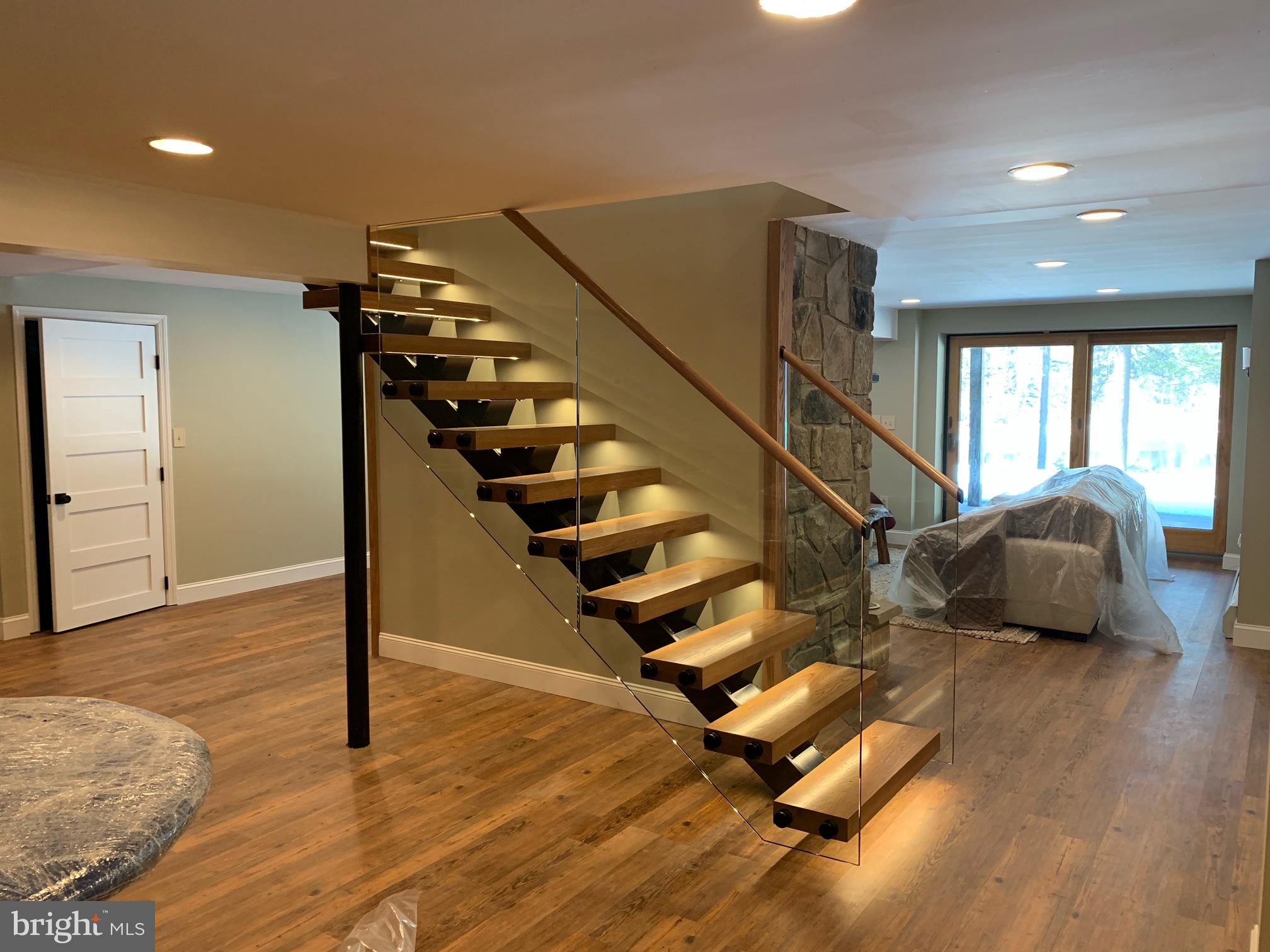 LAKE SHORE DRIVE - Residential