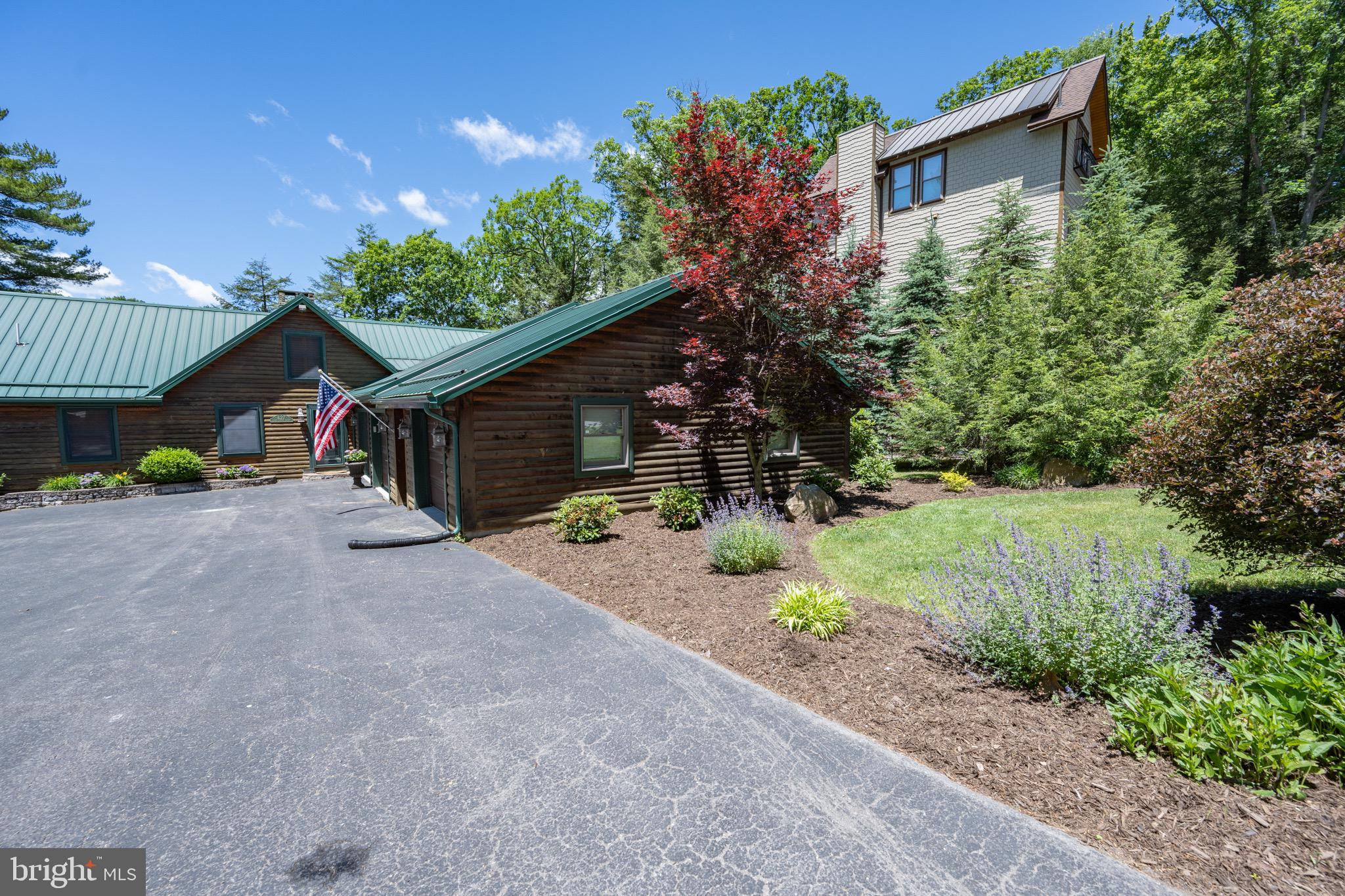 LAKE SHORE DRIVE - Residential