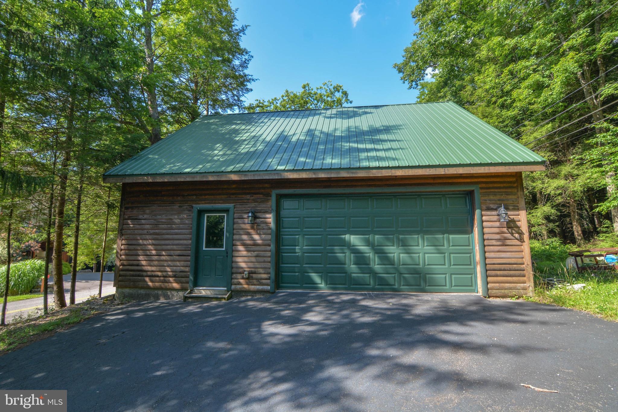 LAKE SHORE DRIVE - Residential
