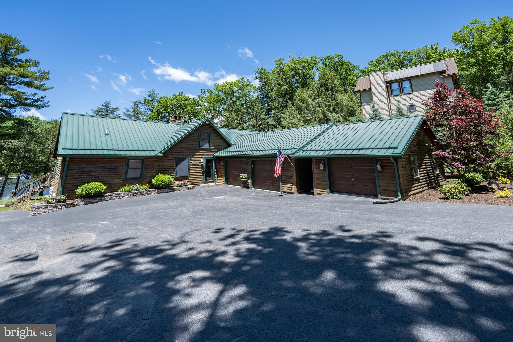 LAKE SHORE DRIVE - Residential
