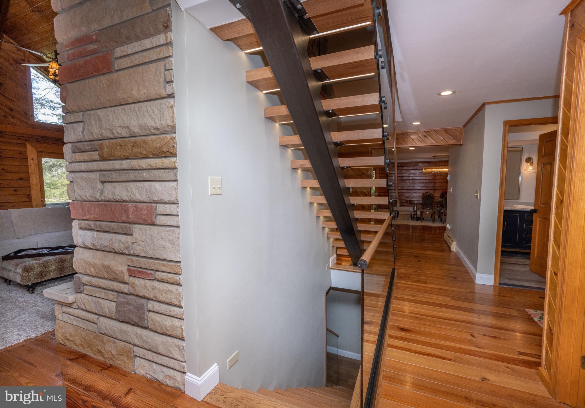 LAKE SHORE DRIVE - Residential