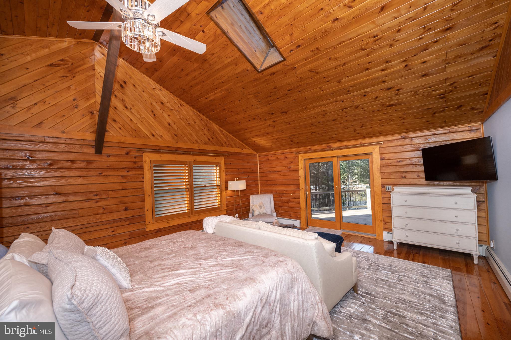 LAKE SHORE DRIVE - Residential