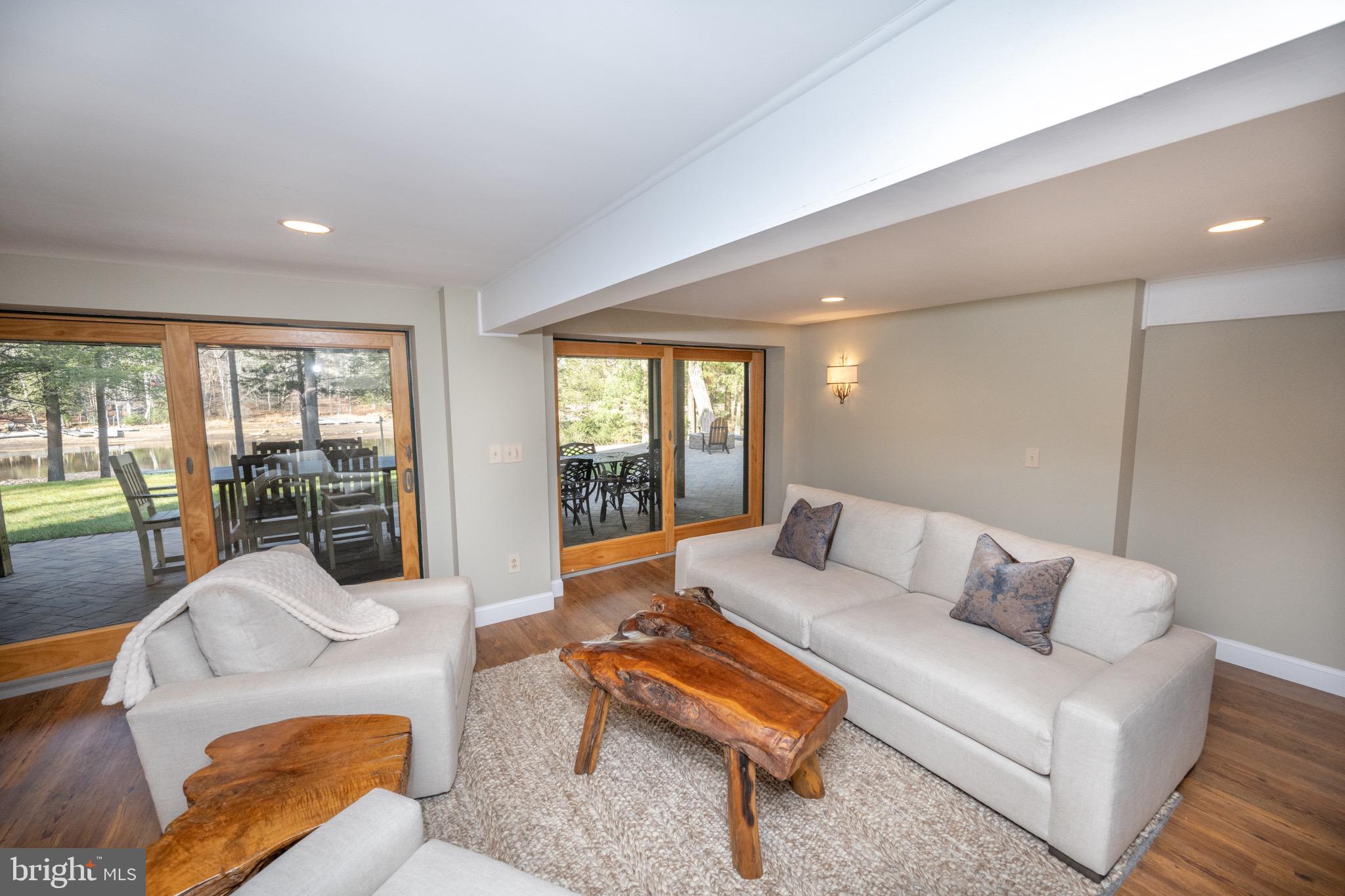 LAKE SHORE DRIVE - Residential