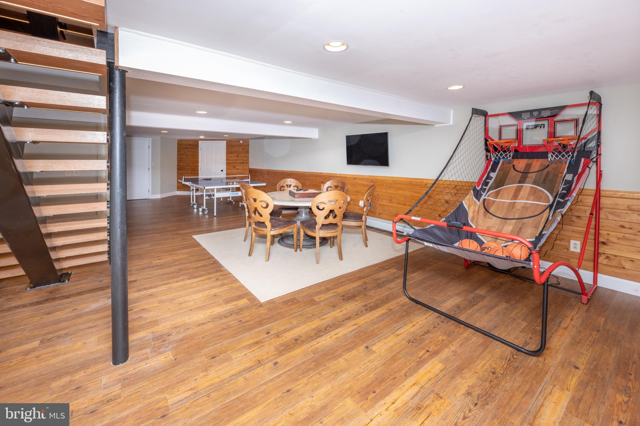 LAKE SHORE DRIVE - Residential