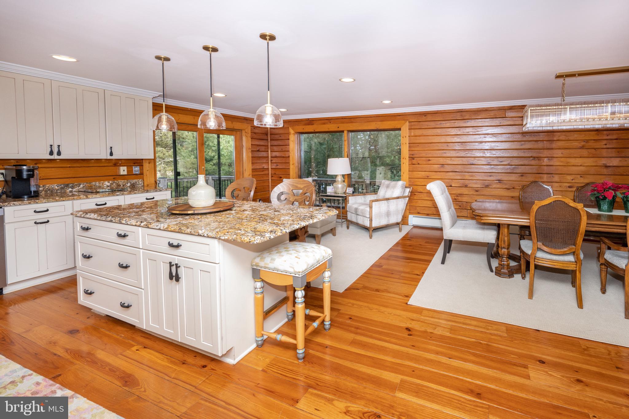 LAKE SHORE DRIVE - Residential