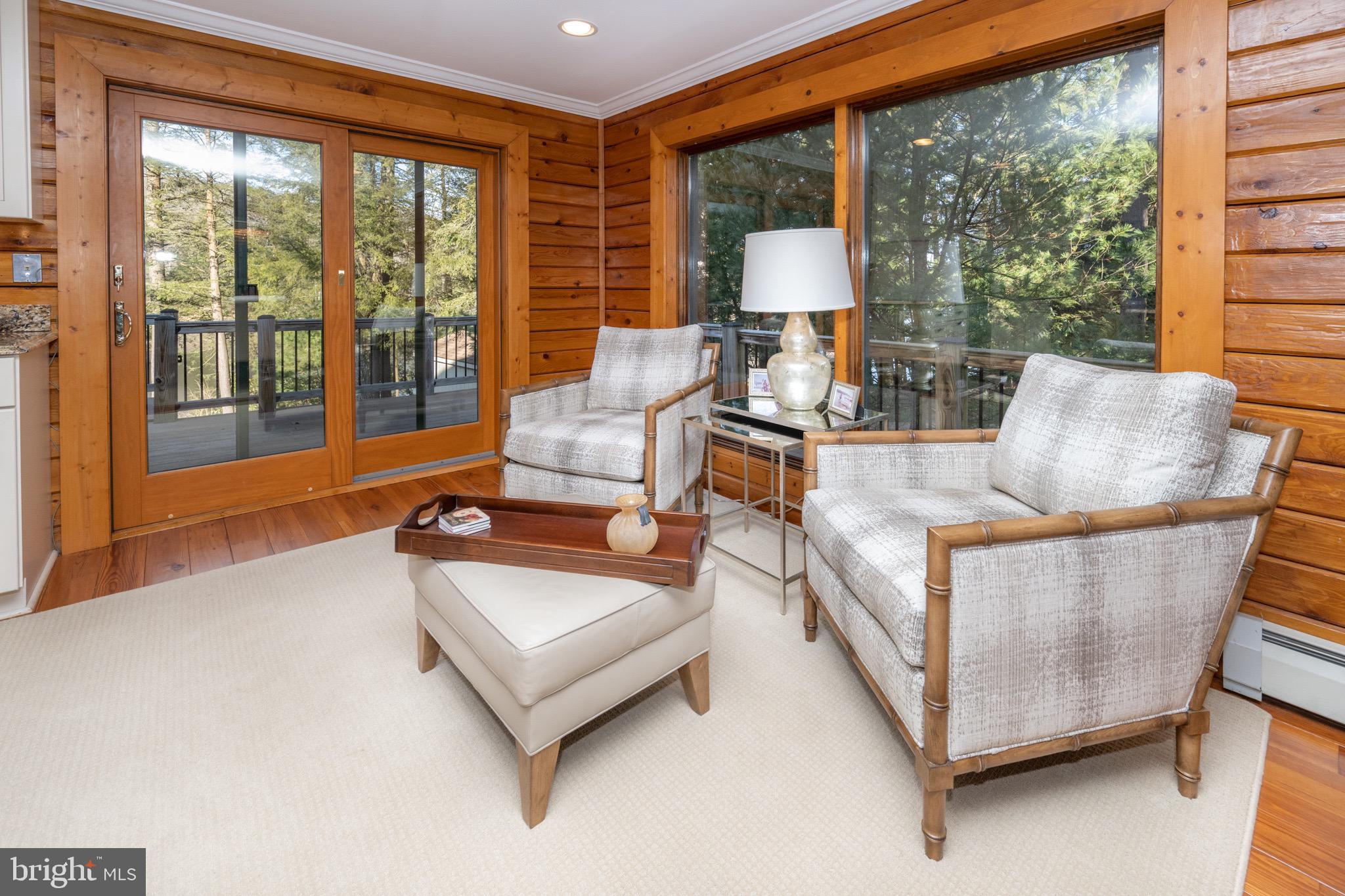 LAKE SHORE DRIVE - Residential