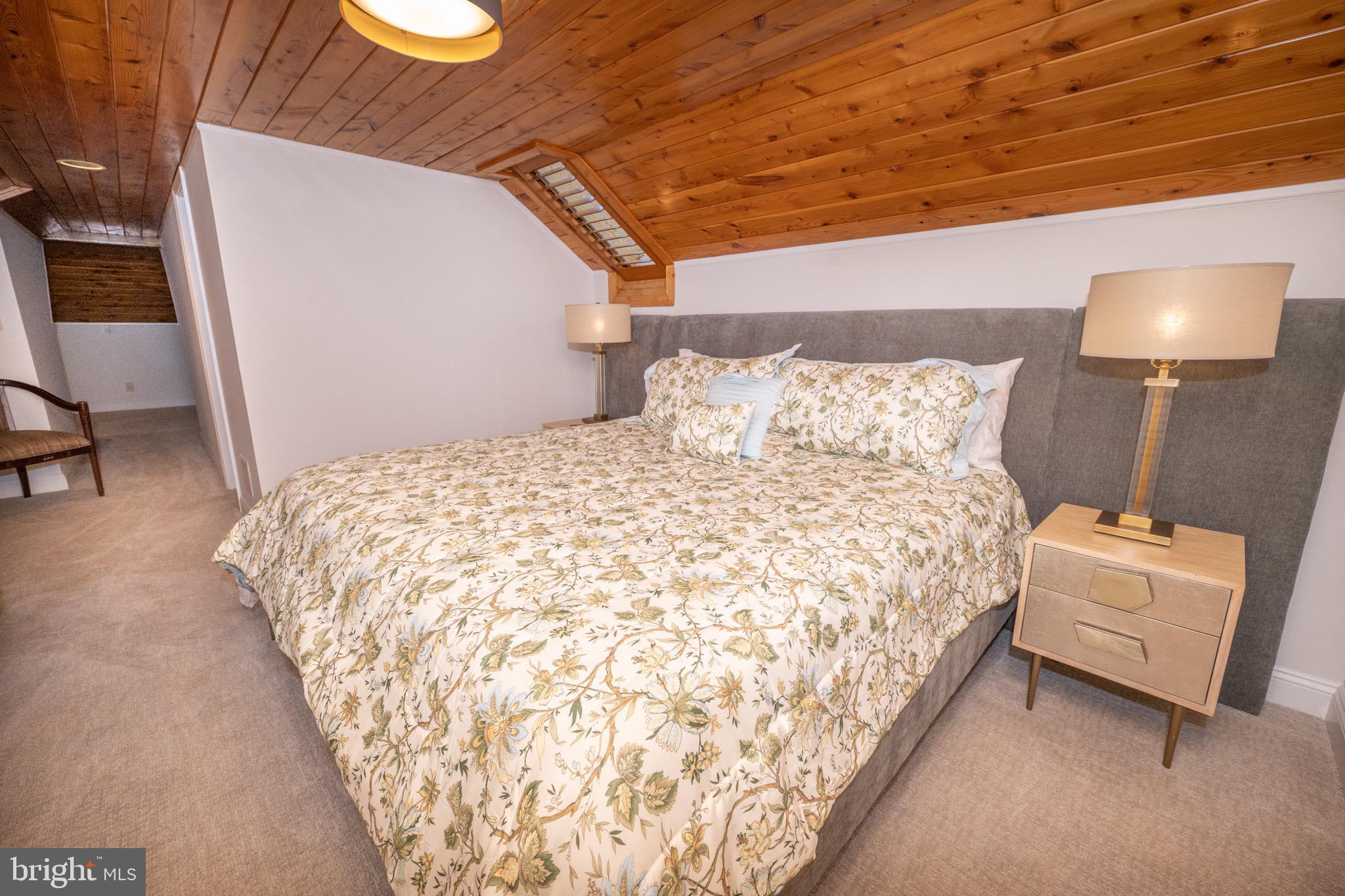 LAKE SHORE DRIVE - Residential