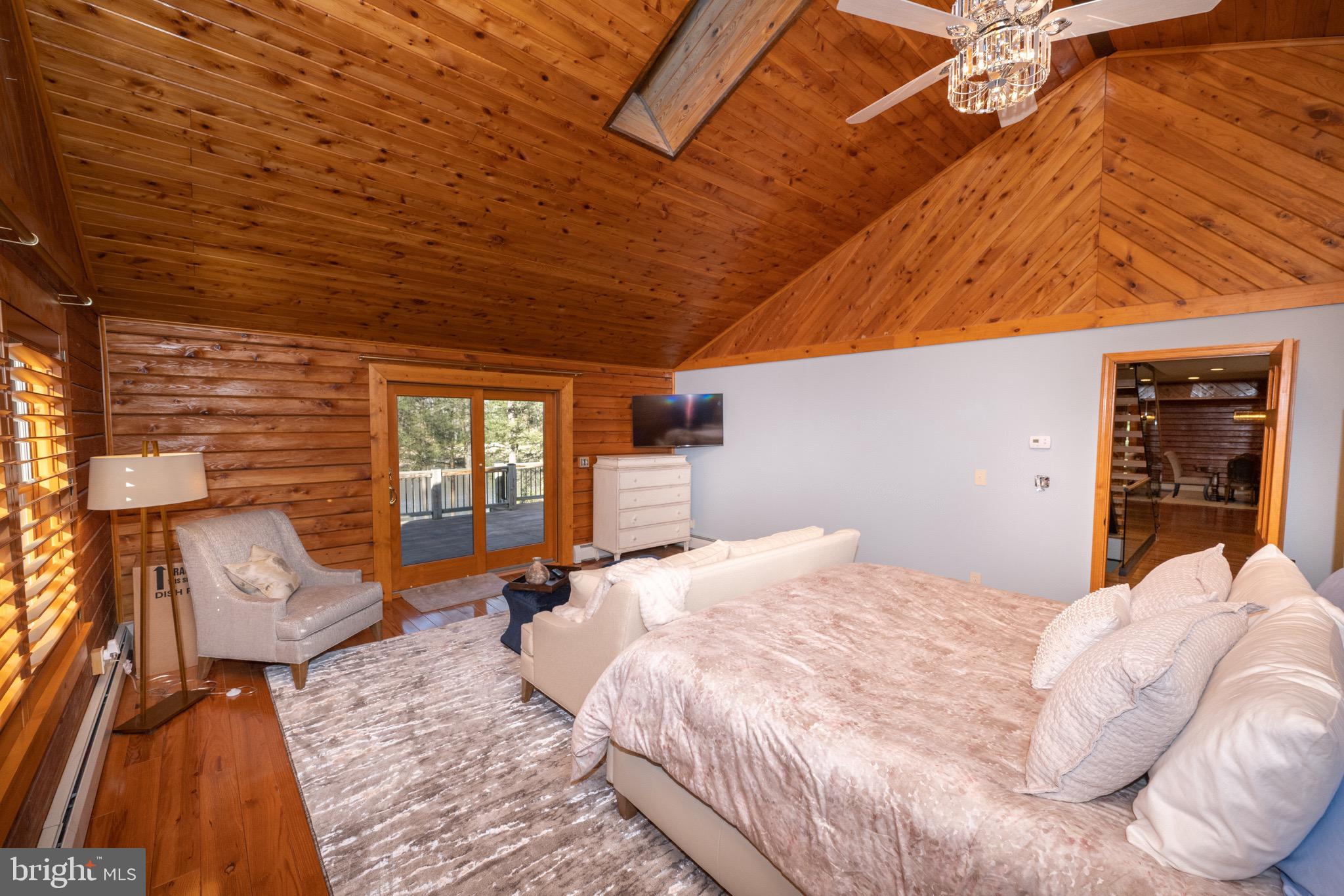 LAKE SHORE DRIVE - Residential