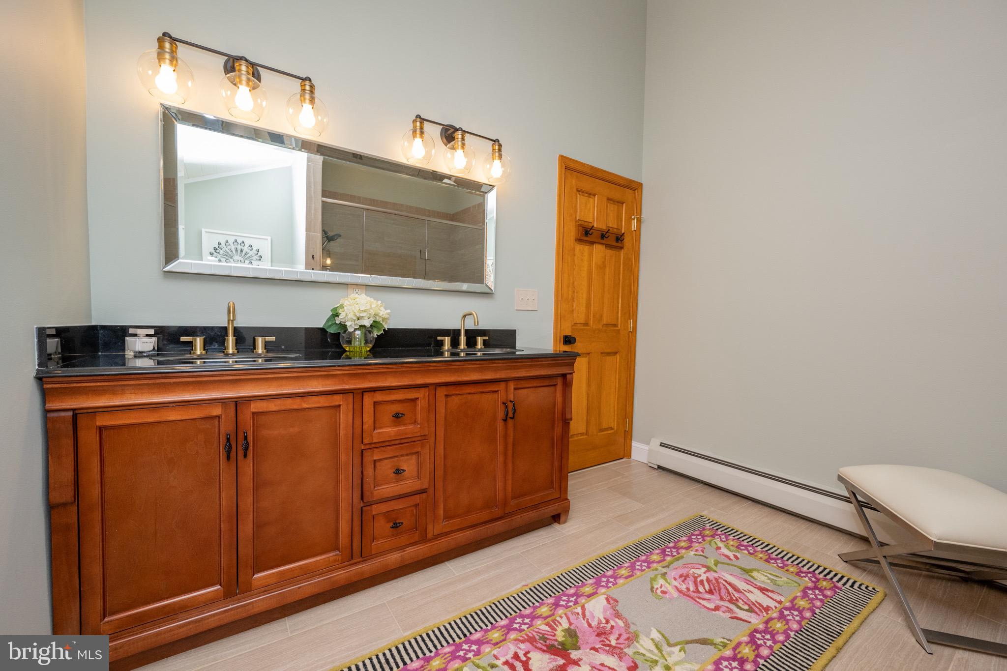 LAKE SHORE DRIVE - Residential