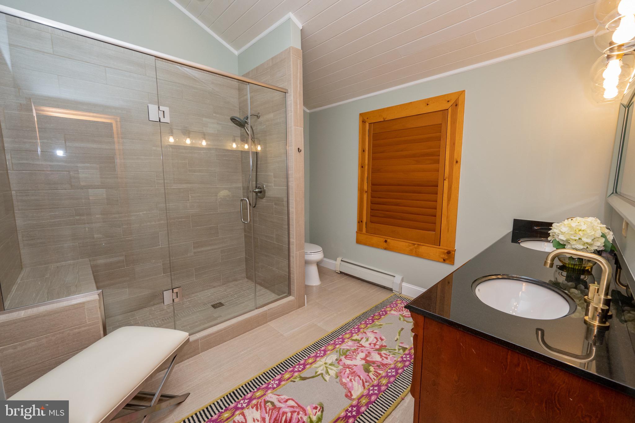 LAKE SHORE DRIVE - Residential