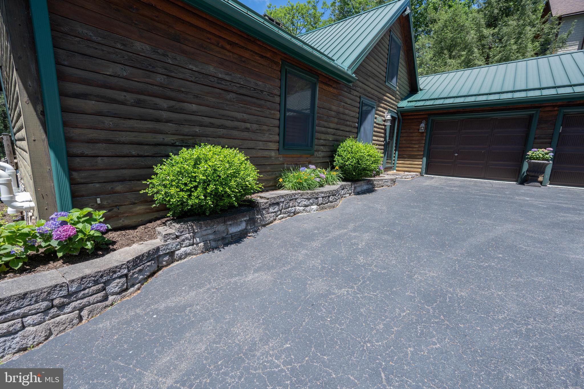 LAKE SHORE DRIVE - Residential