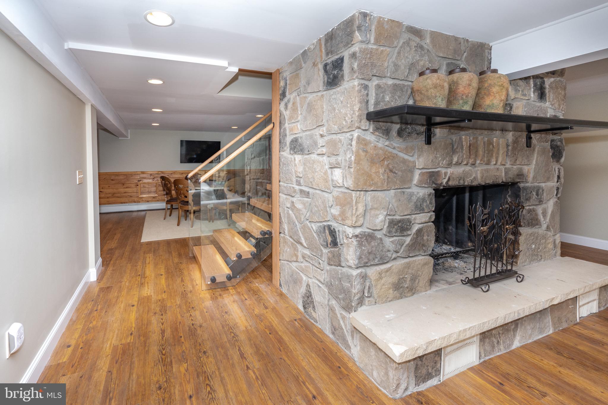 LAKE SHORE DRIVE - Residential