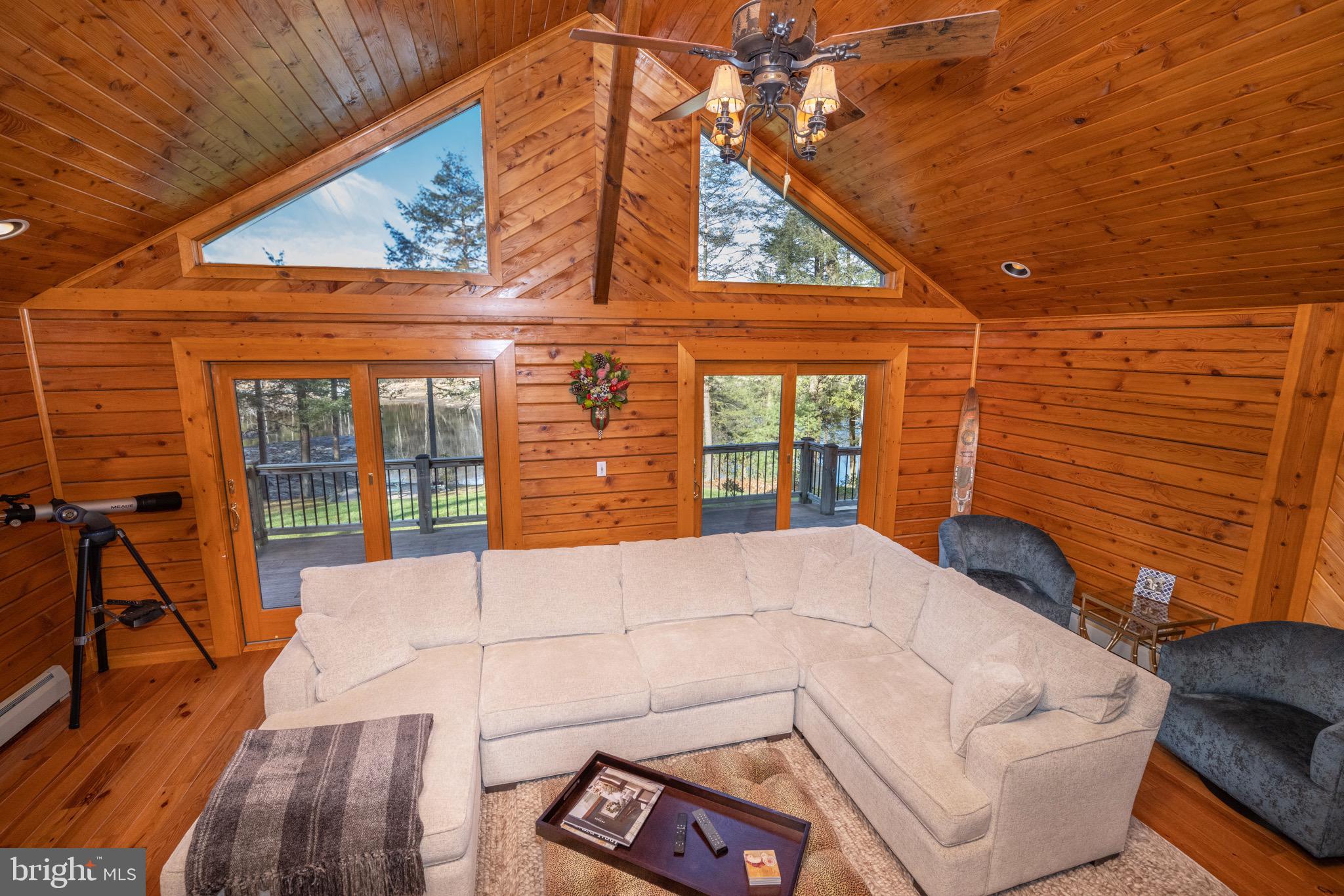 LAKE SHORE DRIVE - Residential