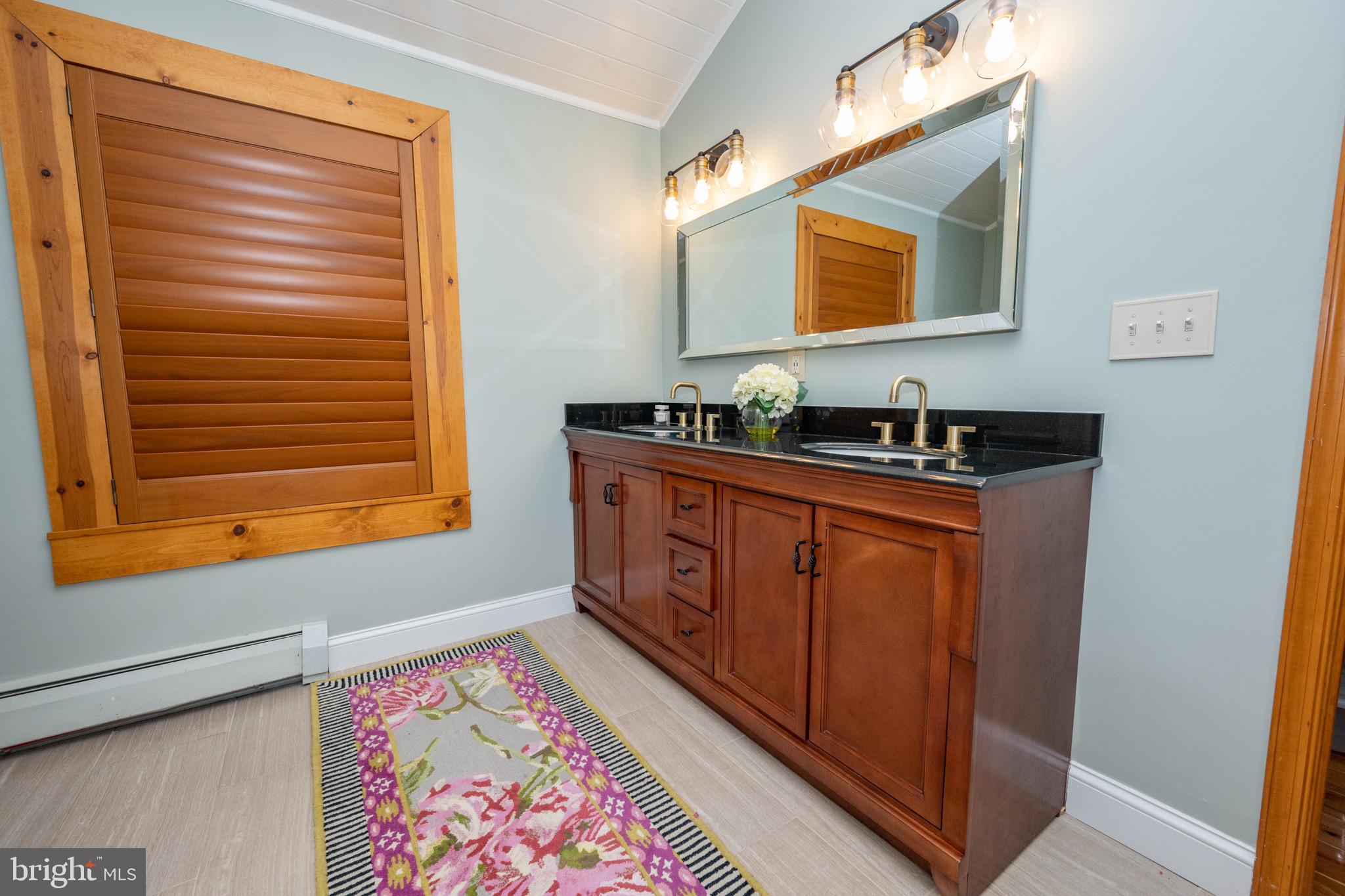 LAKE SHORE DRIVE - Residential