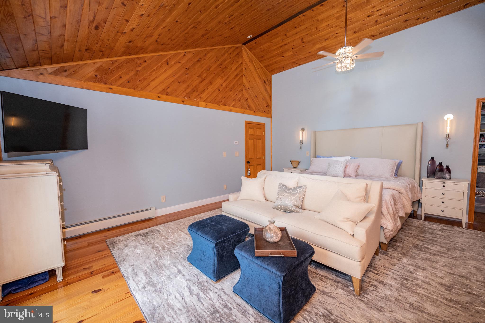 LAKE SHORE DRIVE - Residential